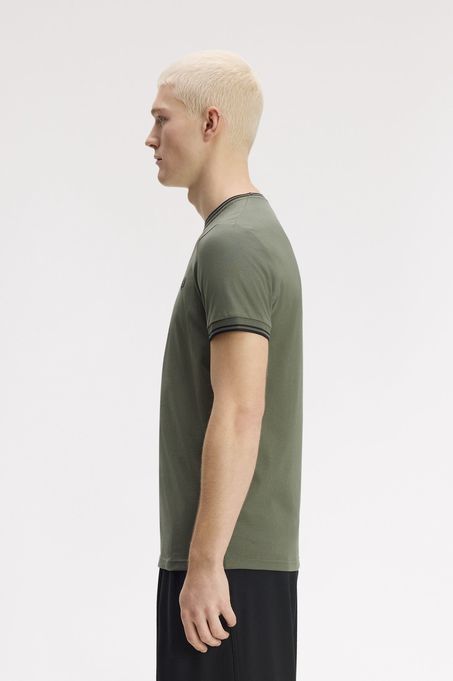Fred Perry - TWIN TIPPED T-SHIRT - Laurel Wreath Green/Black