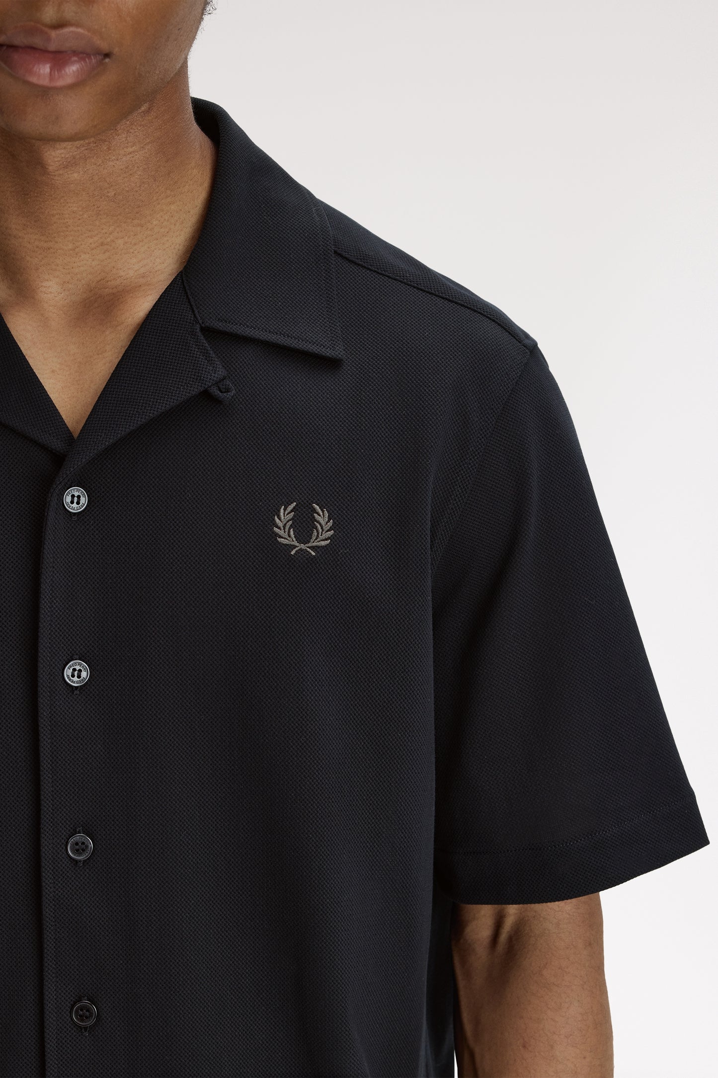 Fred Perry - COMPRESS MESH REVERE COLLAR SHIRT - Black