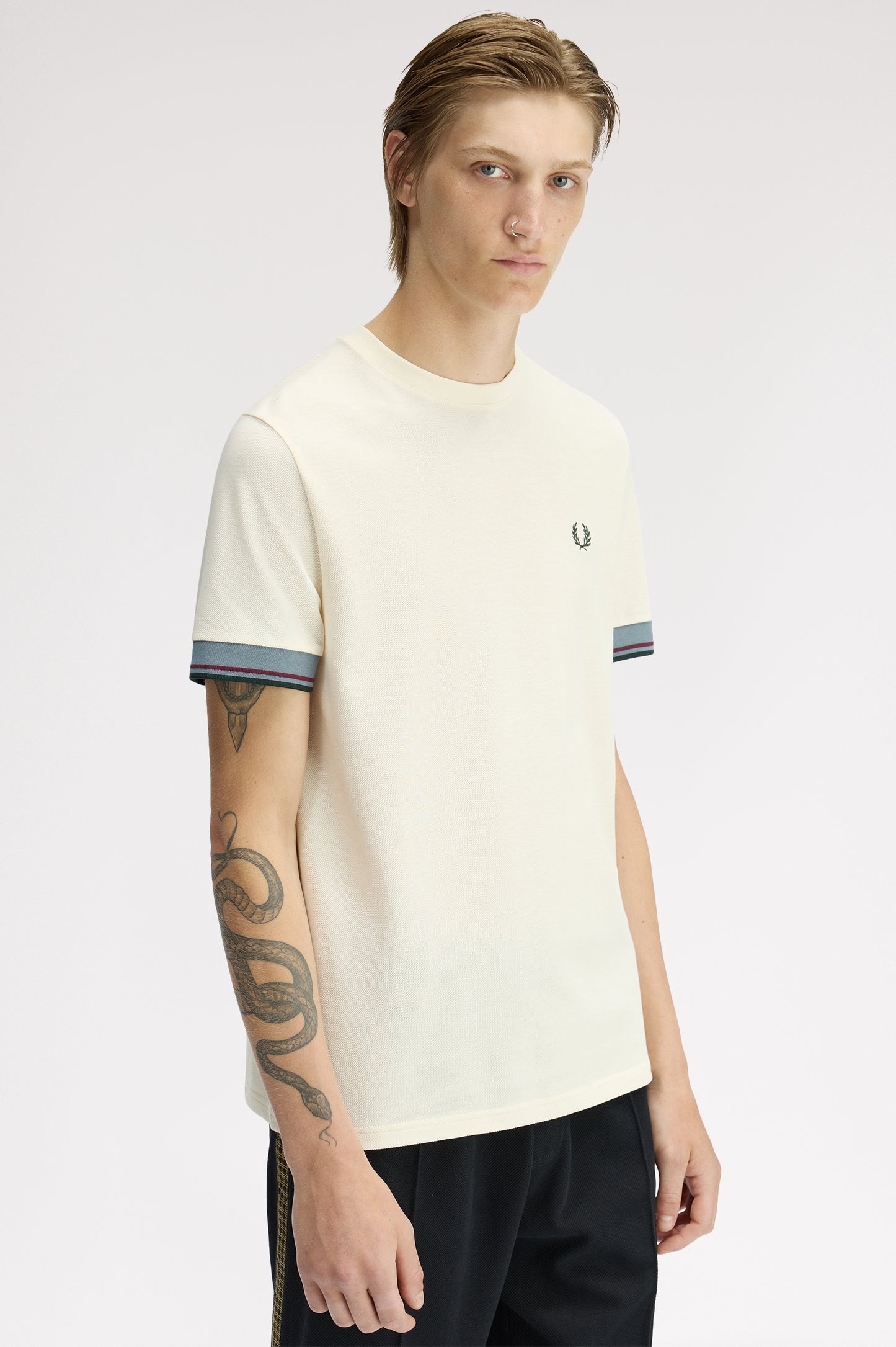 Fred Perry - TWIN TIPPED CUFF T-SHIRT - Ecru