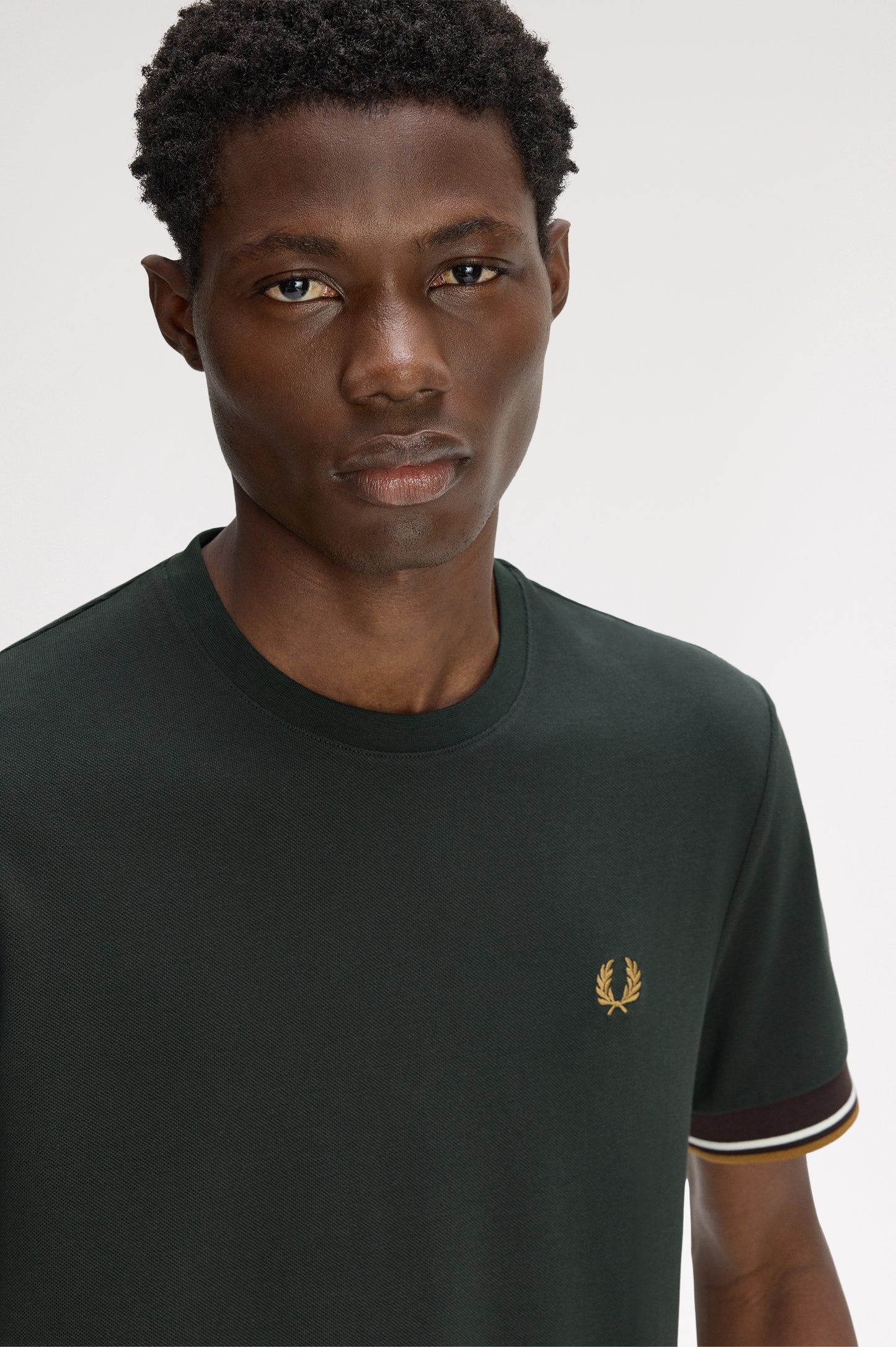 Fred Perry - TWIN TIPPED CUFF T-SHIRT - Night Green