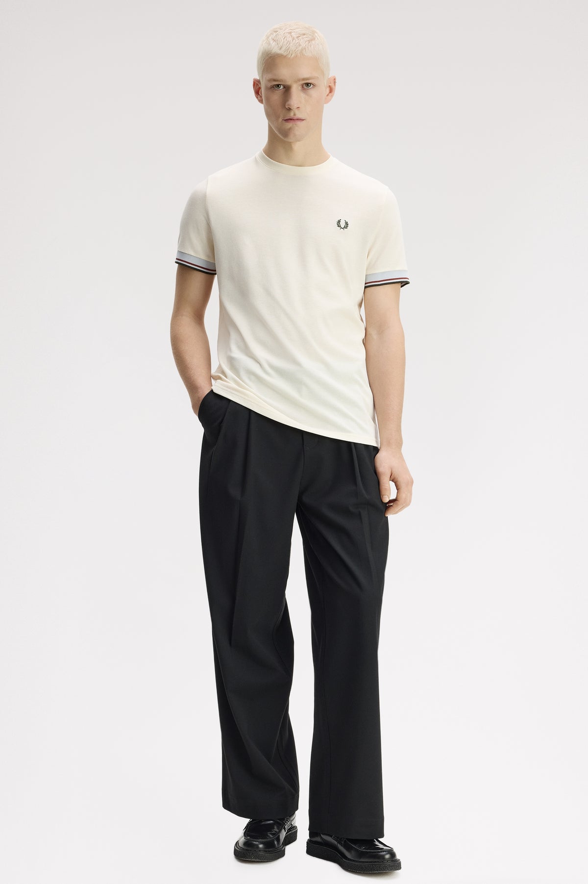 Fred Perry - TWIN TIPPED CUFF T-SHIRT - Ecru