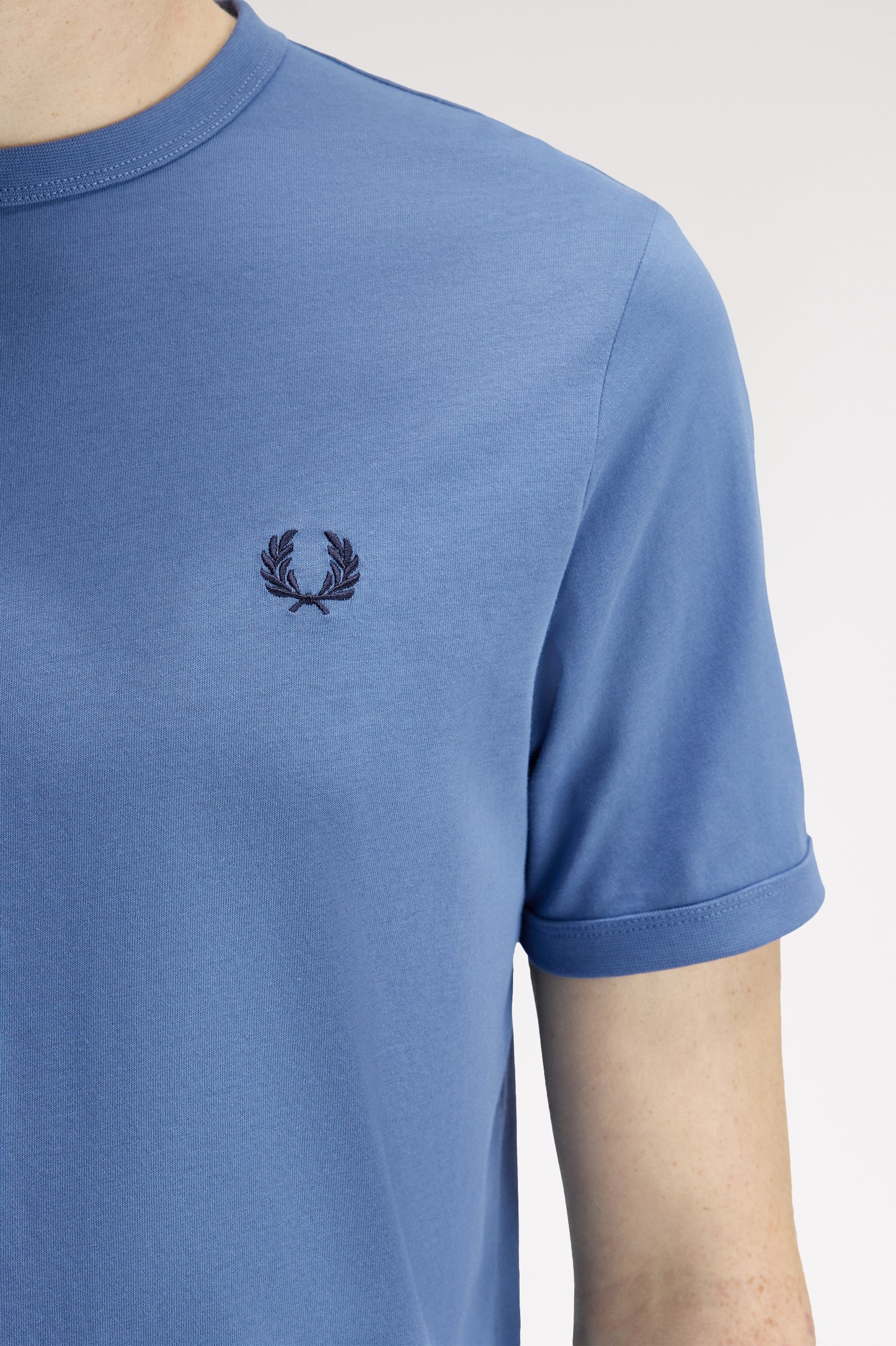 Fred Perry - RINGER T-SHIRT - Ace Blue