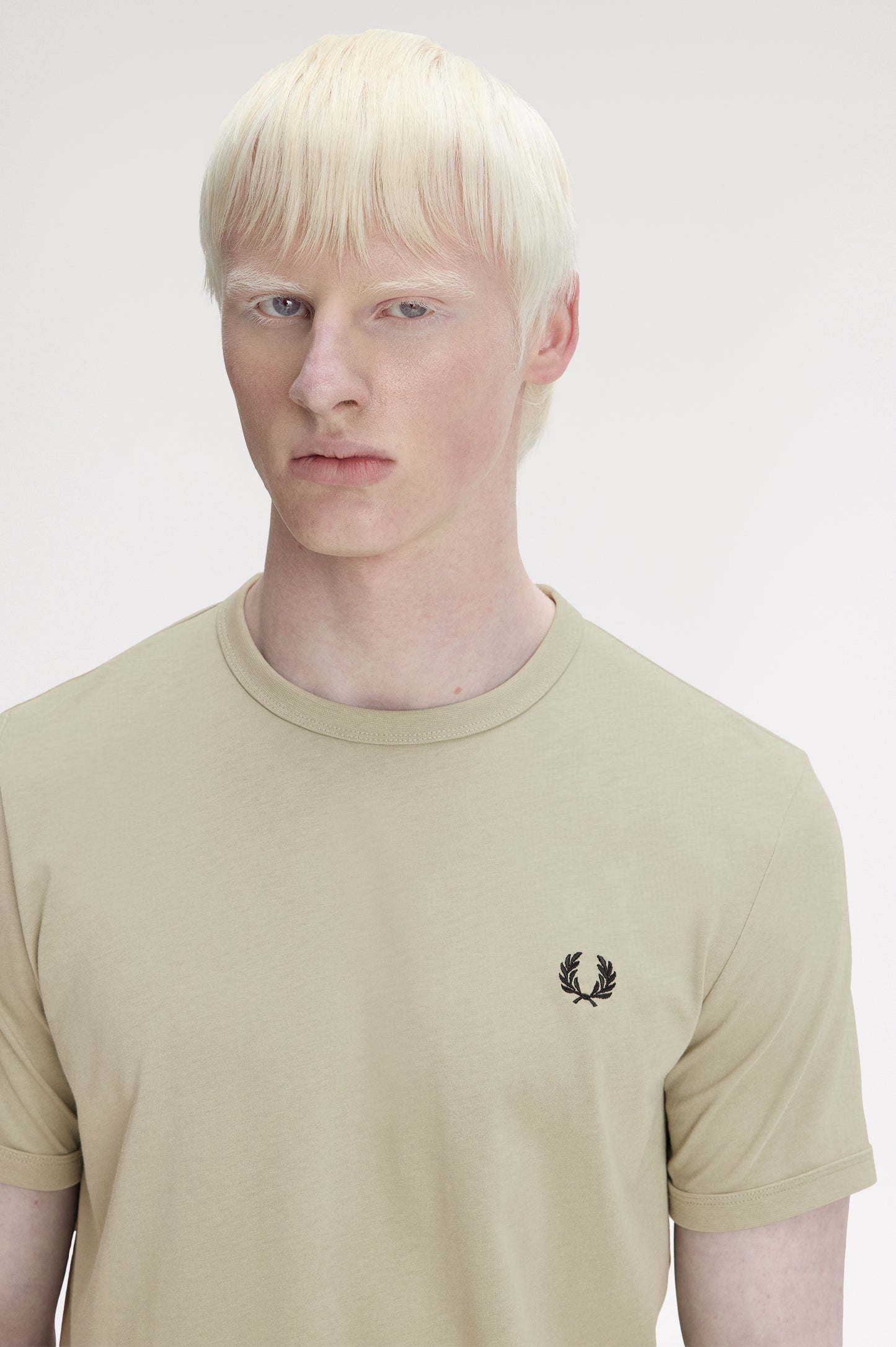 Fred Perry - RINGER T-SHIRT - Seagrass