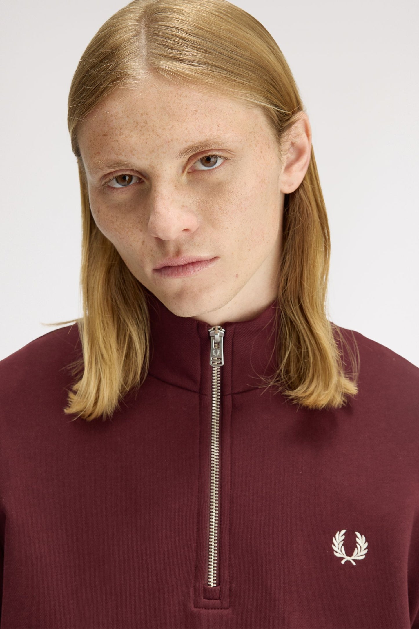 Fred Perry - HALF ZIP SWEATSHIRT - Oxblood/Ecru