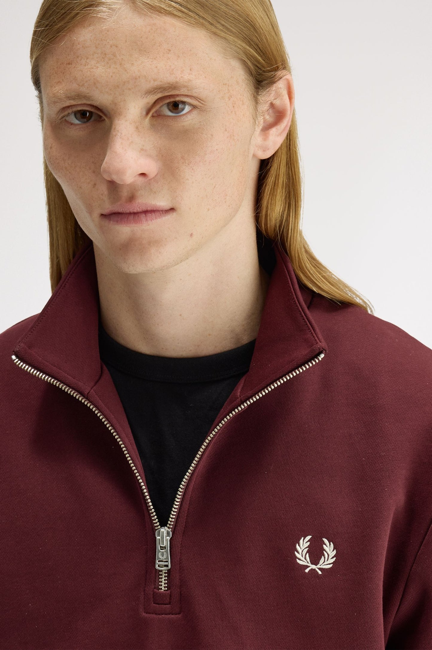 Fred Perry - HALF ZIP SWEATSHIRT - Oxblood/Ecru