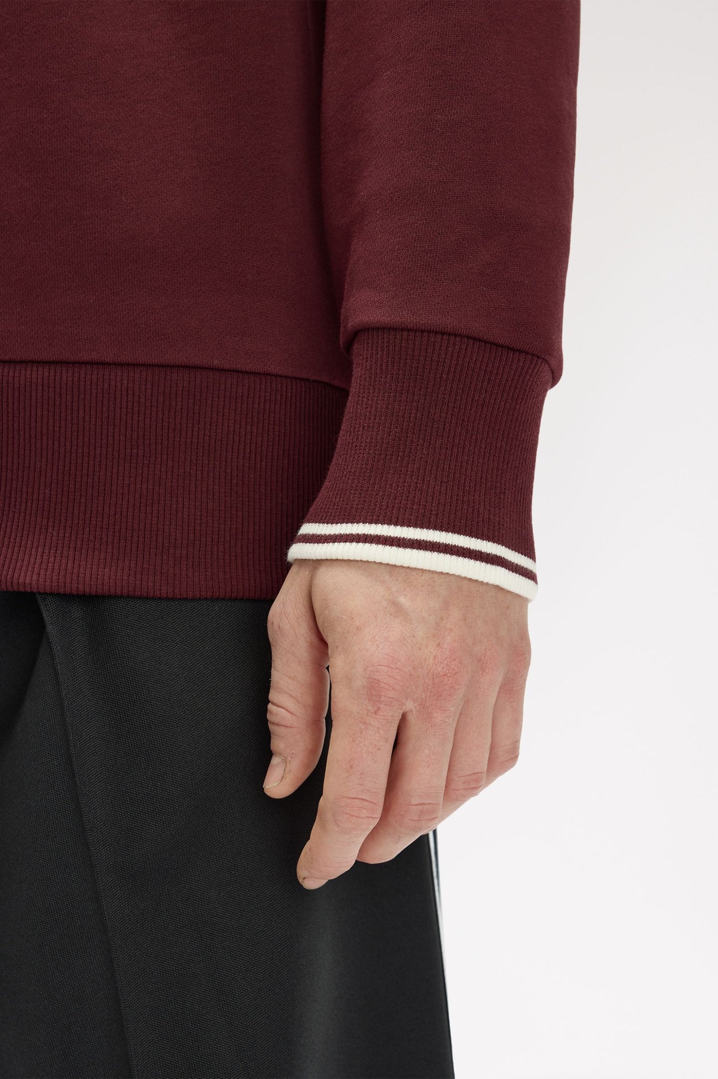 Fred Perry - HALF ZIP SWEATSHIRT - Oxblood/Ecru