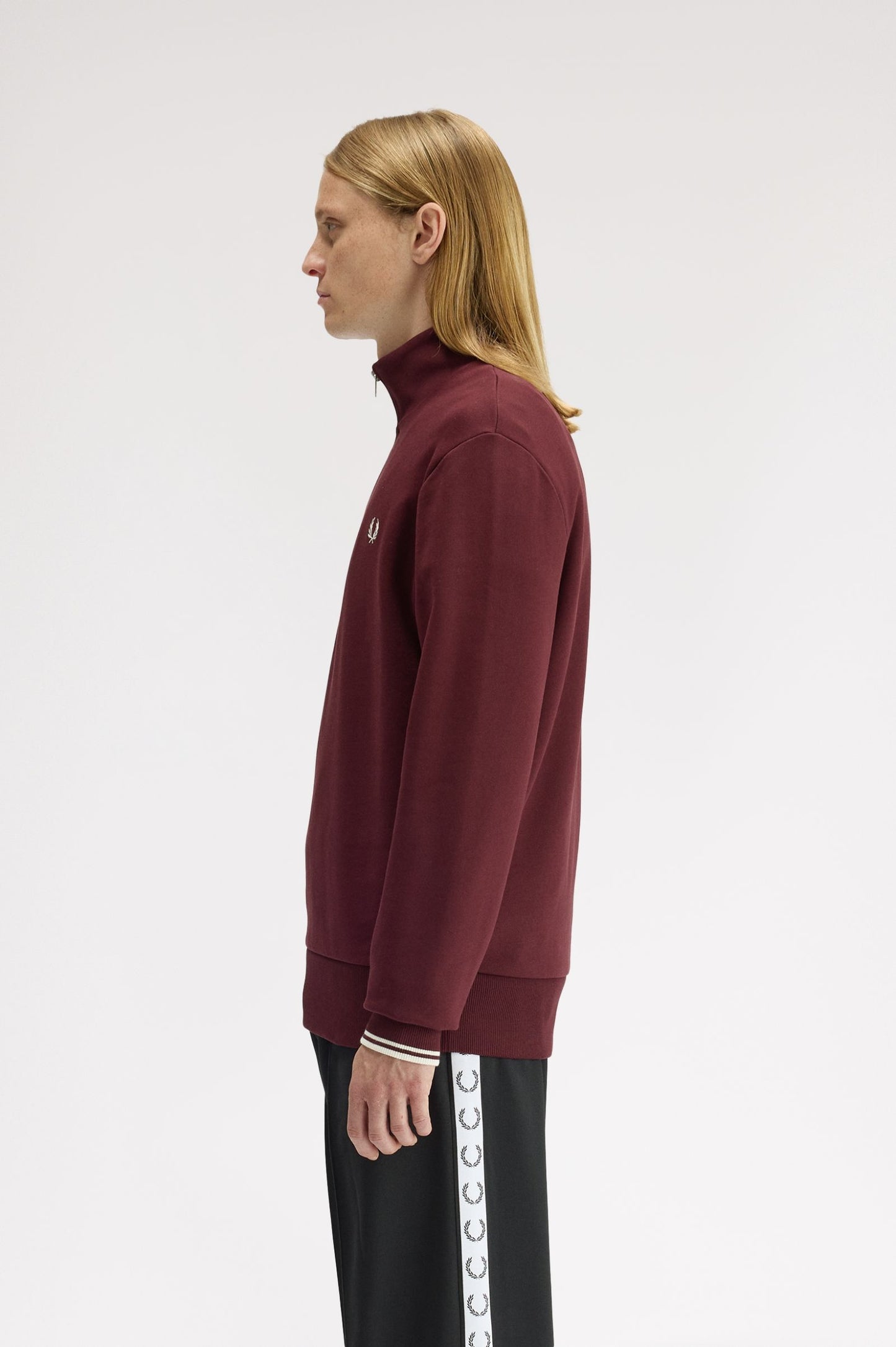 Fred Perry - HALF ZIP SWEATSHIRT - Oxblood/Ecru