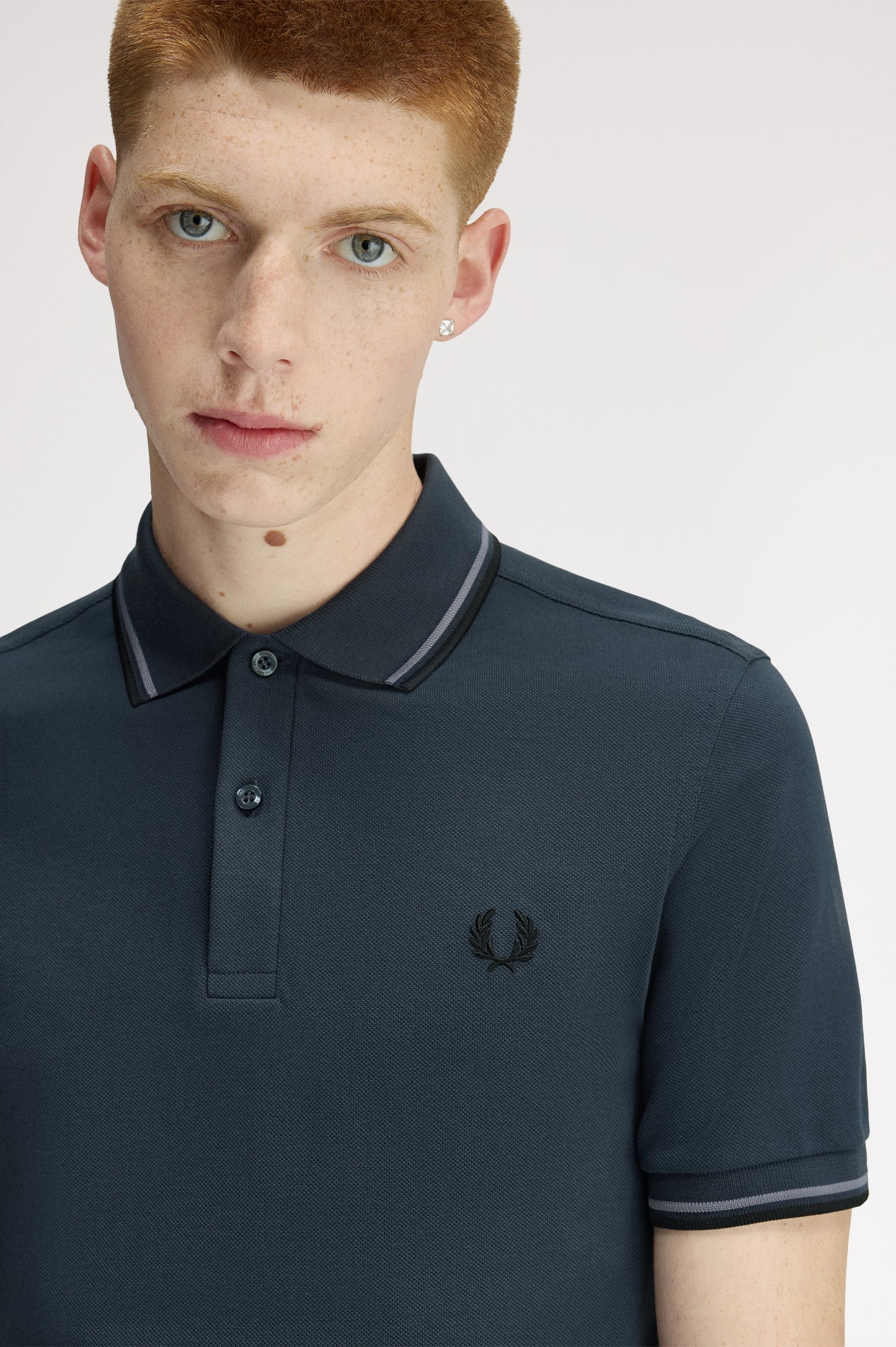 Fred Perry - TWIN TIPPED POLO SHIRT - Dark Airforce/Sports Blue/Black