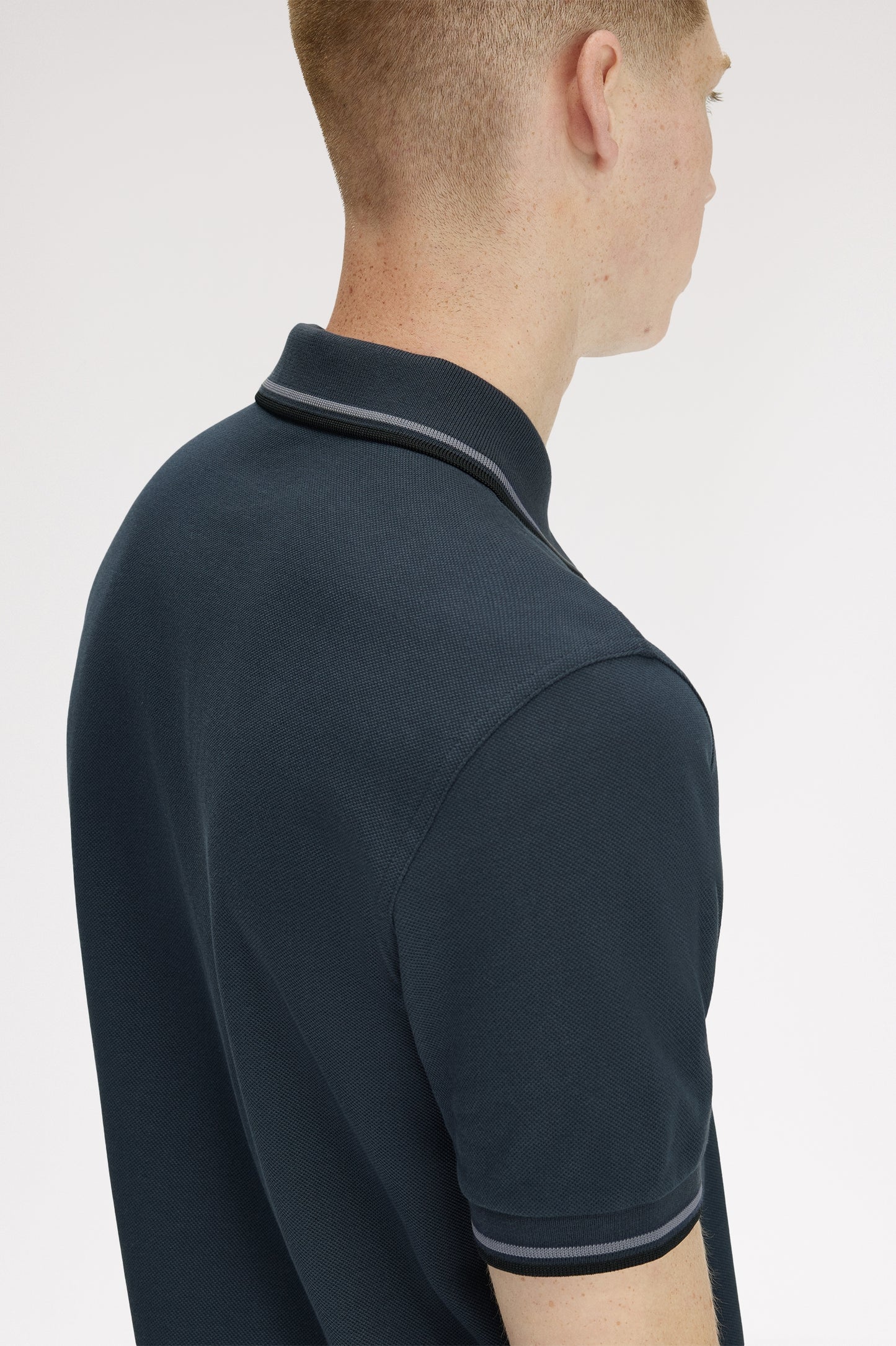 Fred Perry - TWIN TIPPED POLO SHIRT - Dark Airforce/Sports Blue/Black