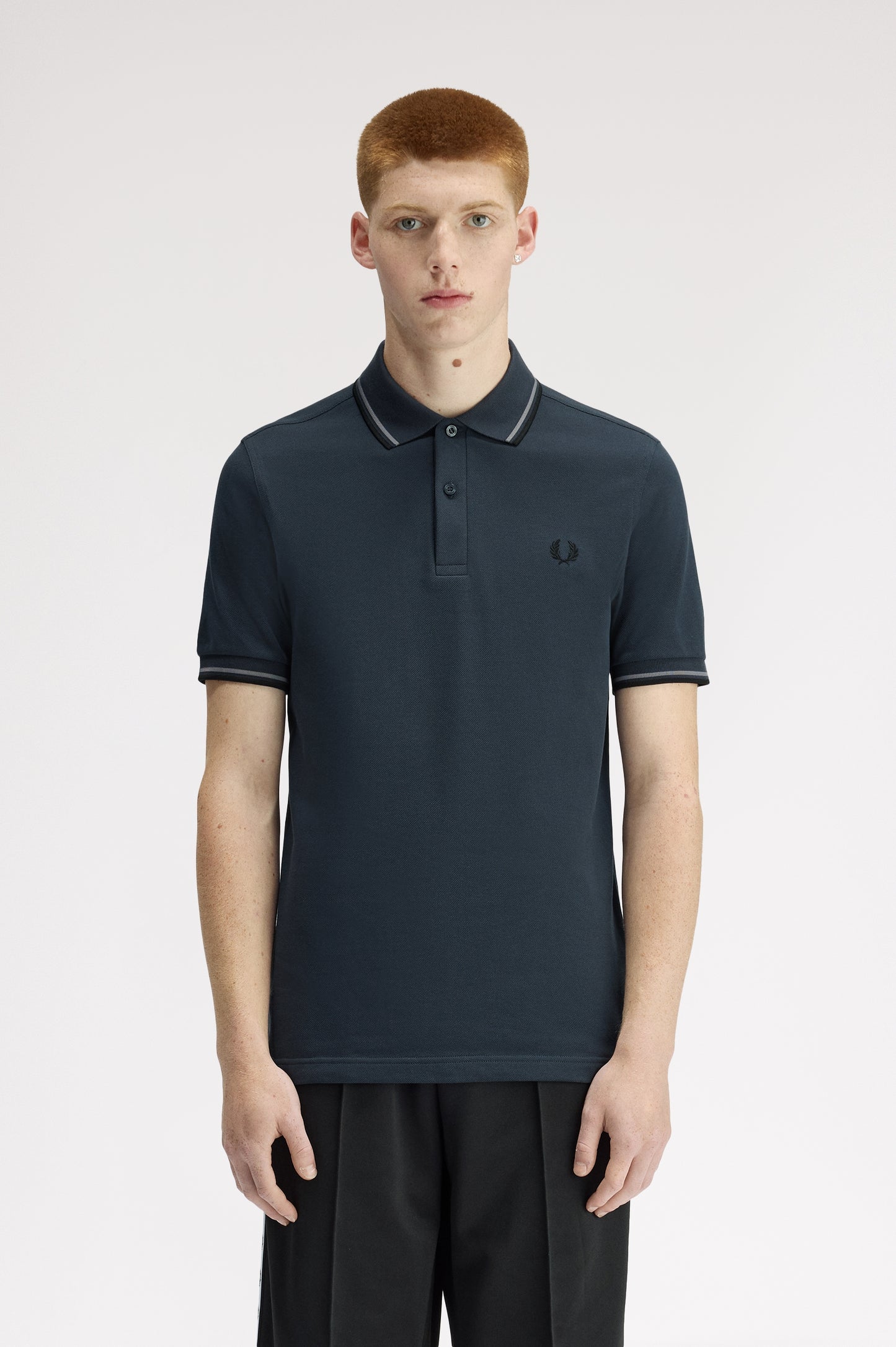 Fred Perry - TWIN TIPPED POLO SHIRT - Dark Airforce/Sports Blue/Black
