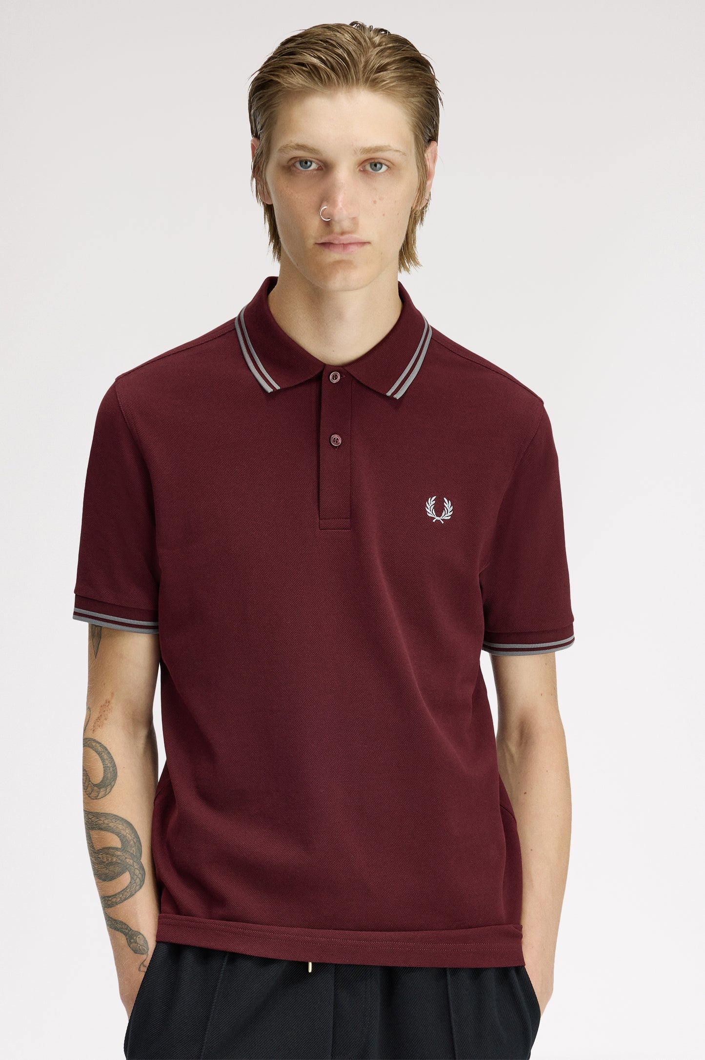 Fred Perry - TWIN TIPPED FRED PERRY SHIRT - Oxblood/Stockport Blue/Stockport Blue