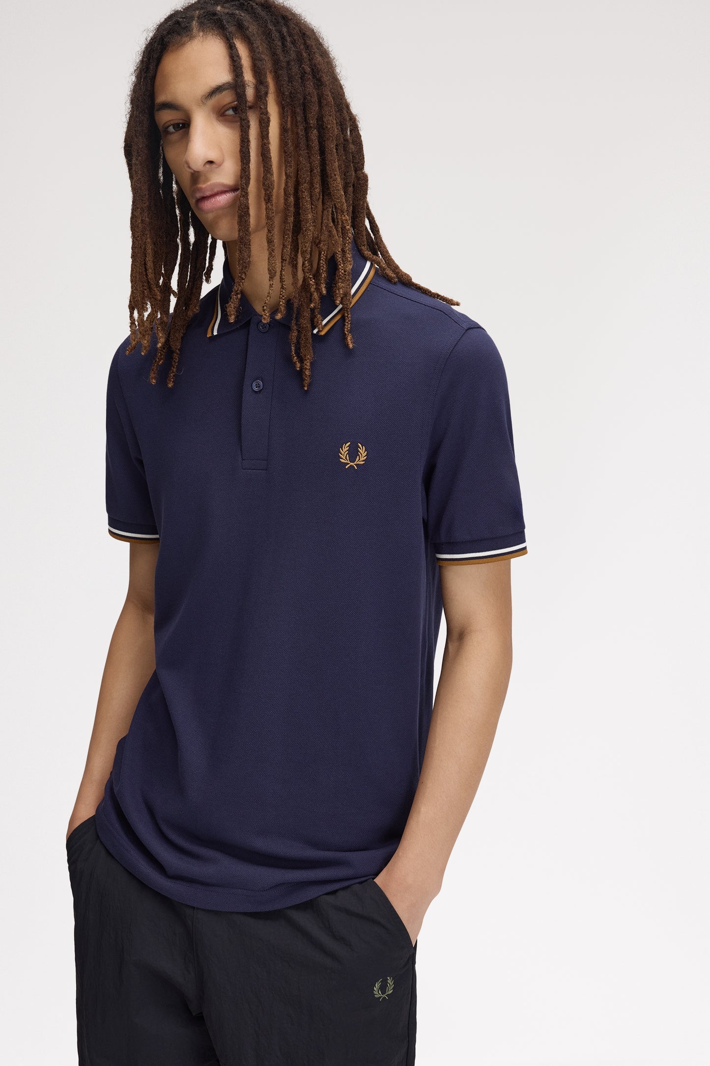 Fred Perry - TWIN TIPPED FRED PERRY SHIRT - Twilight Navy/Snow White/Dark Caramel