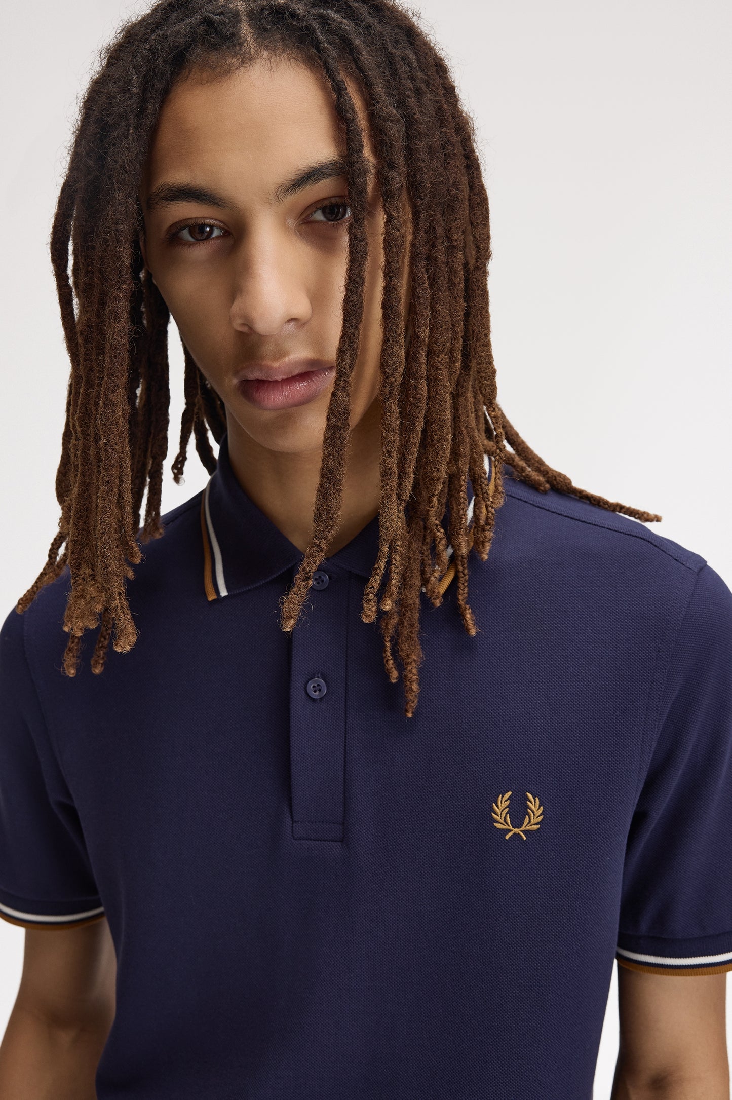 Fred Perry - TWIN TIPPED FRED PERRY SHIRT - Twilight Navy/Snow White/Dark Caramel