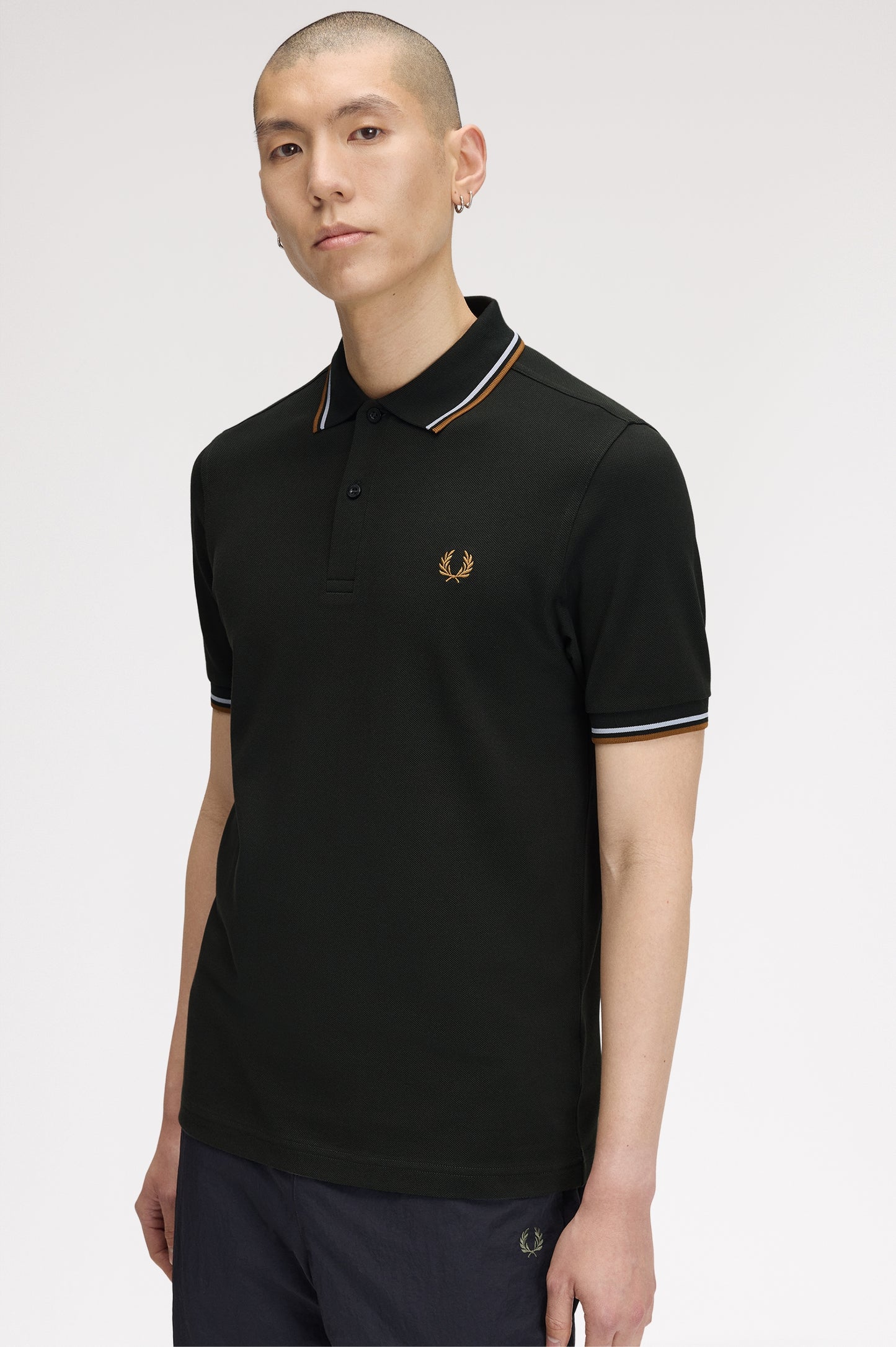 Fred Perry - TWIN TIPPED POLO SHIRT - Night Green/Dusky Blue/Dark Caramel