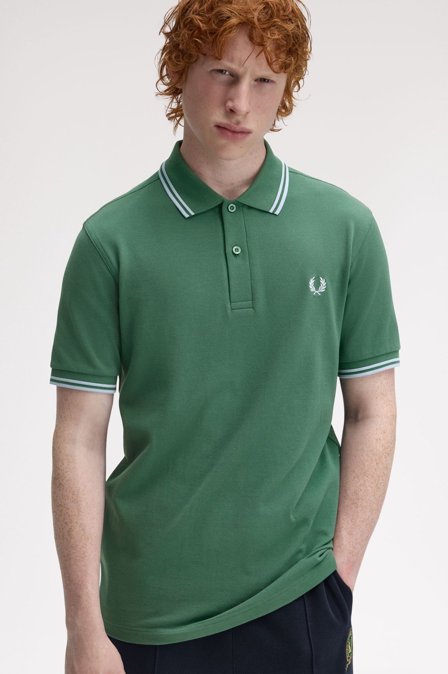 Fred Perry - TWIN TIPPED FRED PERRY SHIRT - Sport Green/Track Blue/Track Blue