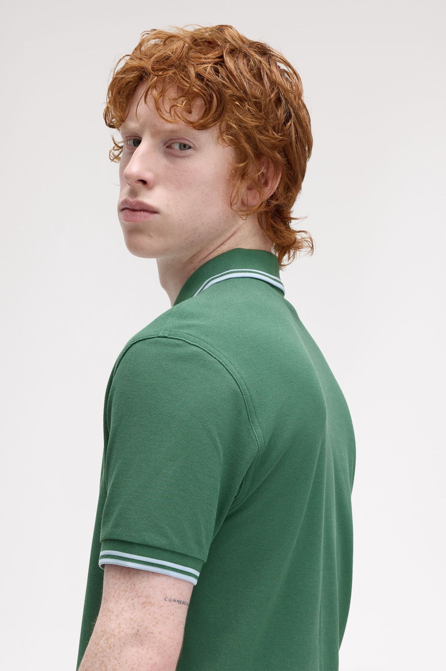 Fred Perry - TWIN TIPPED FRED PERRY SHIRT - Sport Green/Track Blue/Track Blue