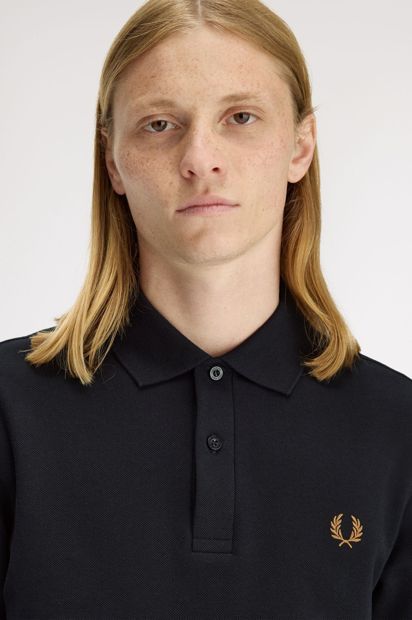 Fred Perry - PLAIN FRED PERRY SHIRT - Black/Dark Caramel