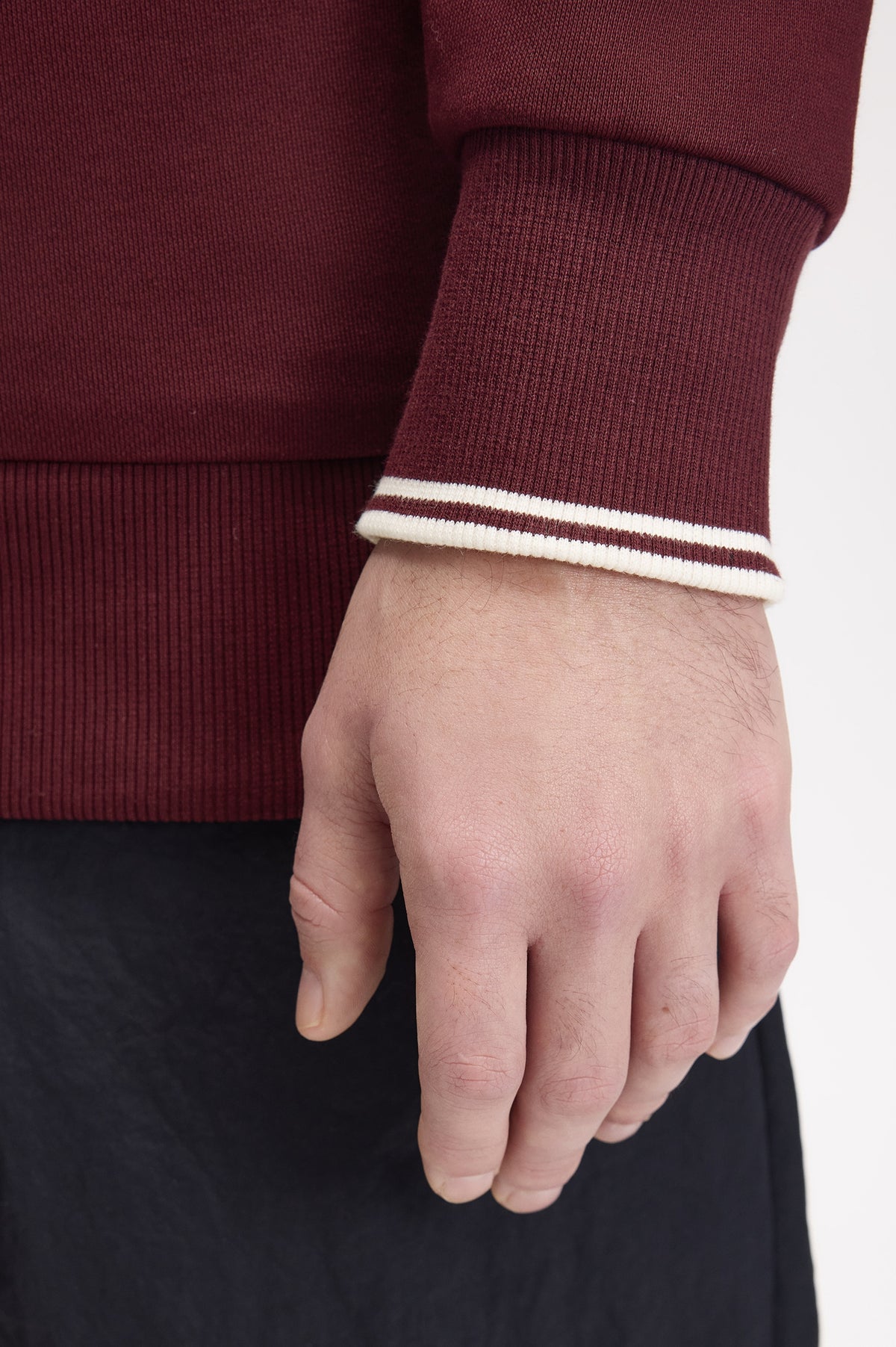 Fred Perry - CREW NECK SWEATSHIRT - Oxblood/Ecru