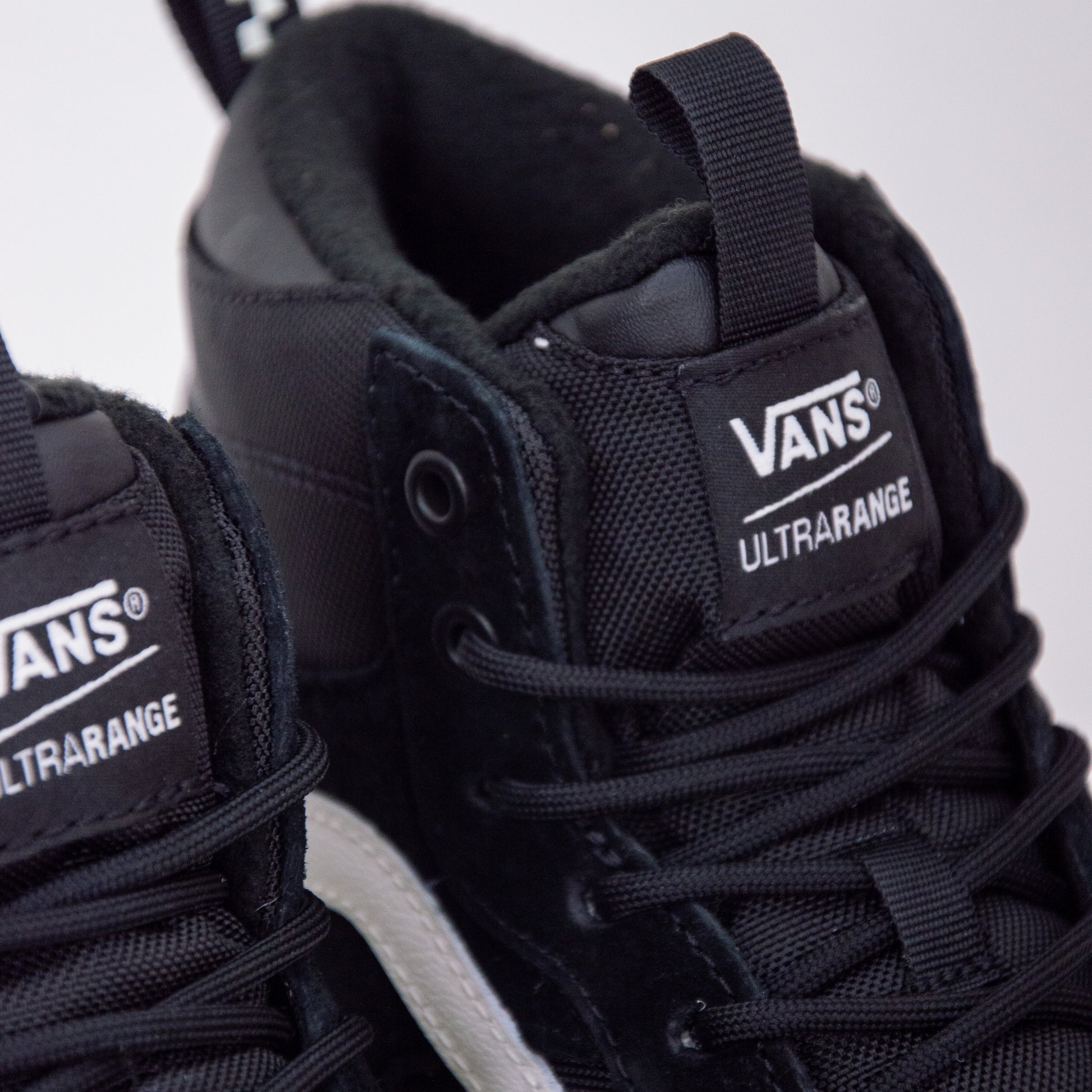 Vans - ultrarange exo - black_marshmallow_6