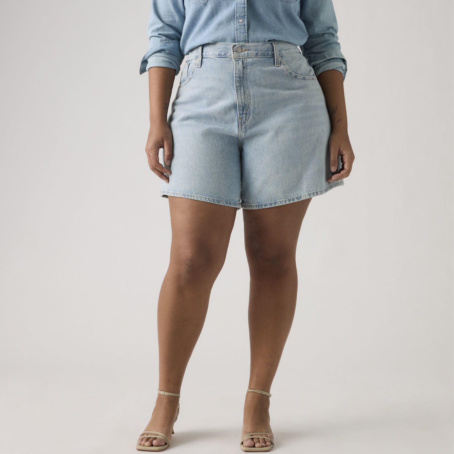 Levi’s® - HIGH-RISE BAGGY SHORTS - Far and Wide
