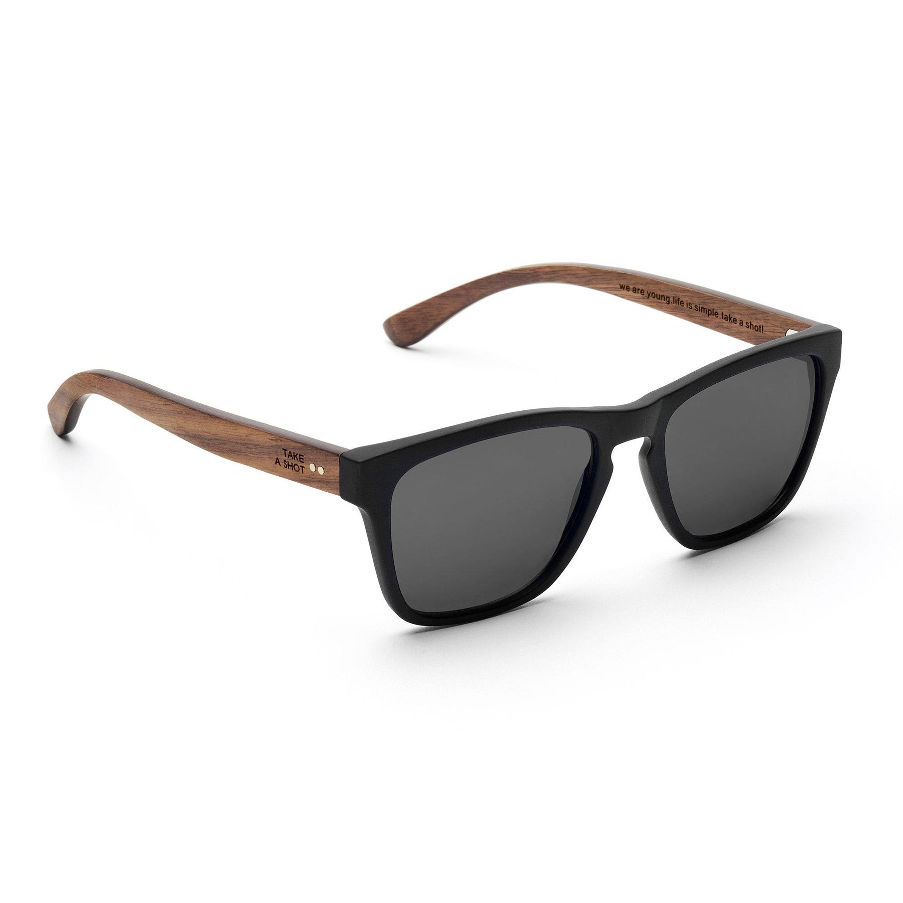 the-shadow-walnuss-sonnenbrille-2_7623bf4d-e3bb-4f09-992f-5299e560284c_1800x1800