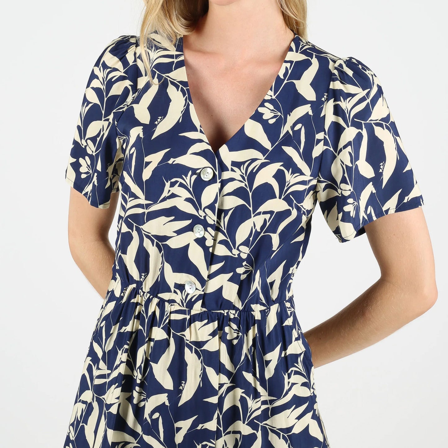 Wemoto - MIA - Navy Blue/Beige