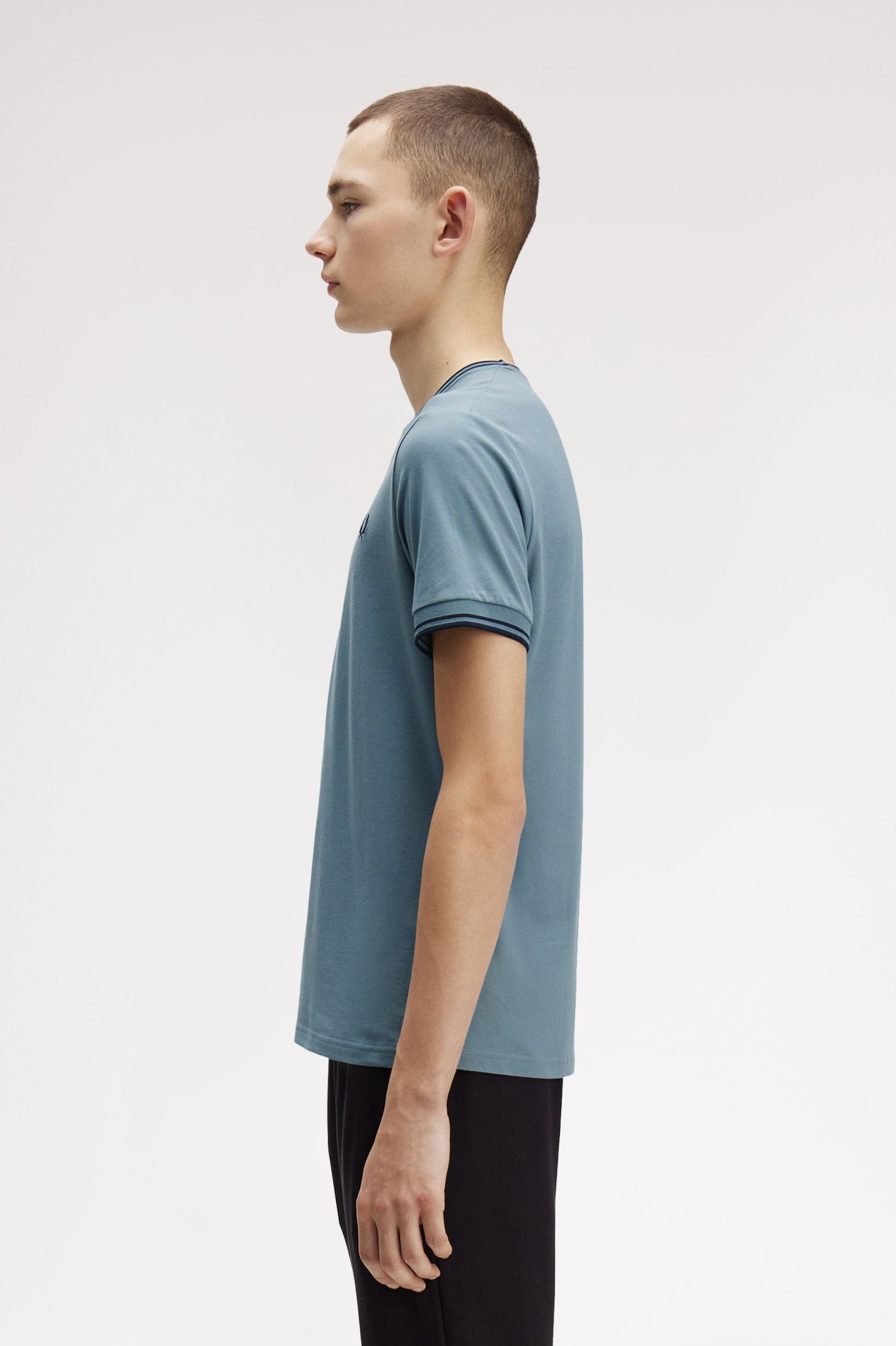 Fred Perry - TWIN TIPPED T-SHIRT - Stockport-Blue/Navy
