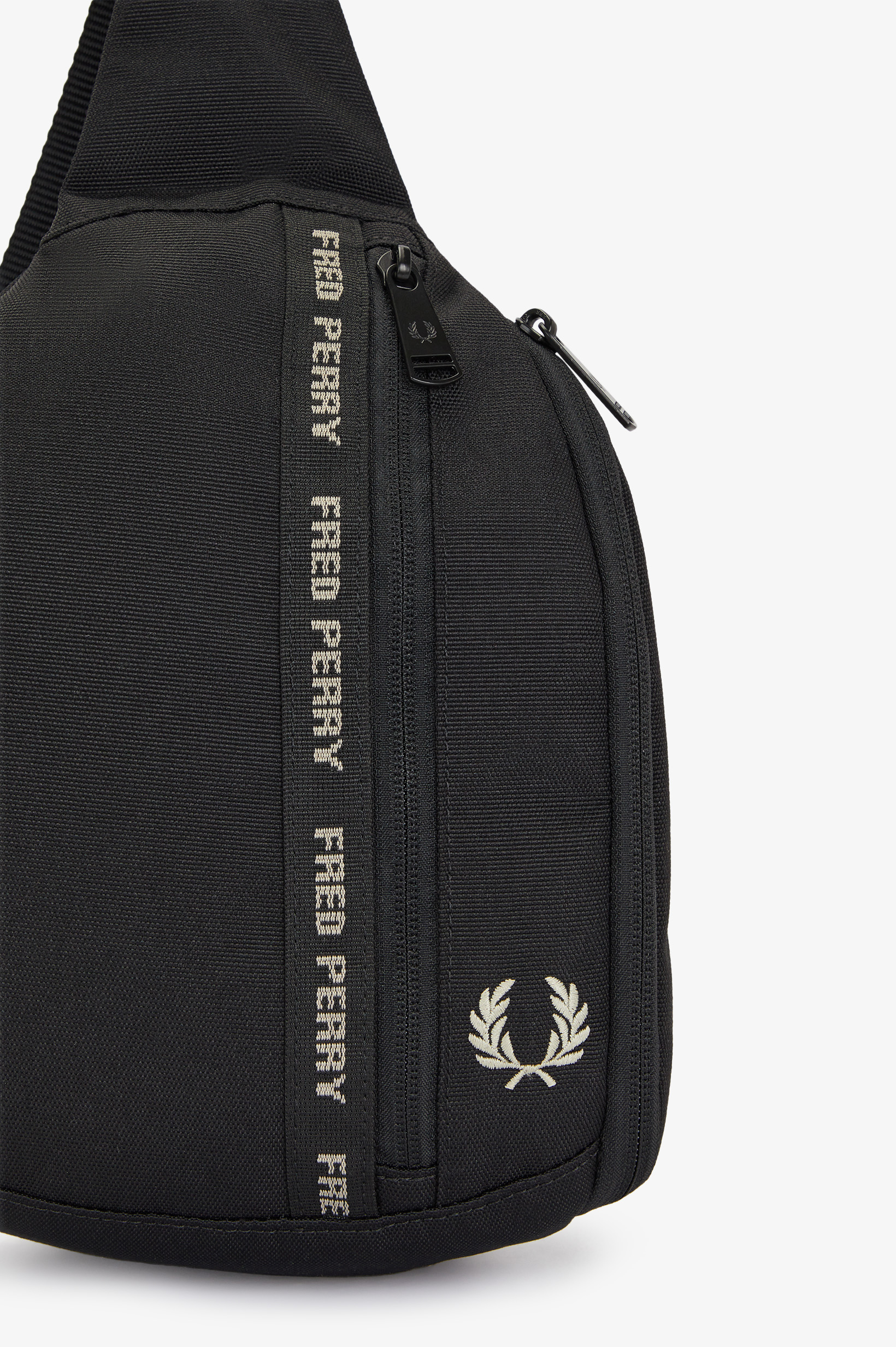 Fred Perry - FP TAPED SLING BAG - Black/Warm Grey 