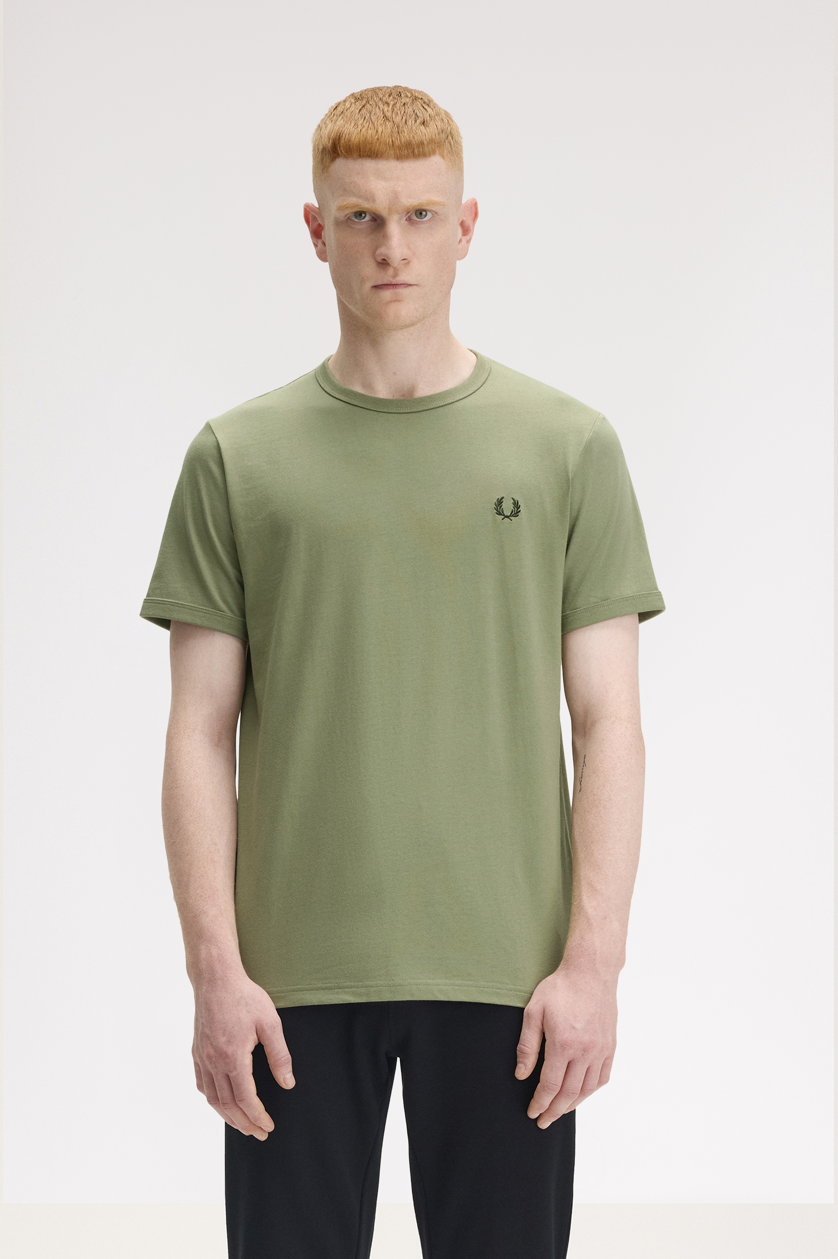 Fred Perry - RINGER T-SHIRT - Olive Mint