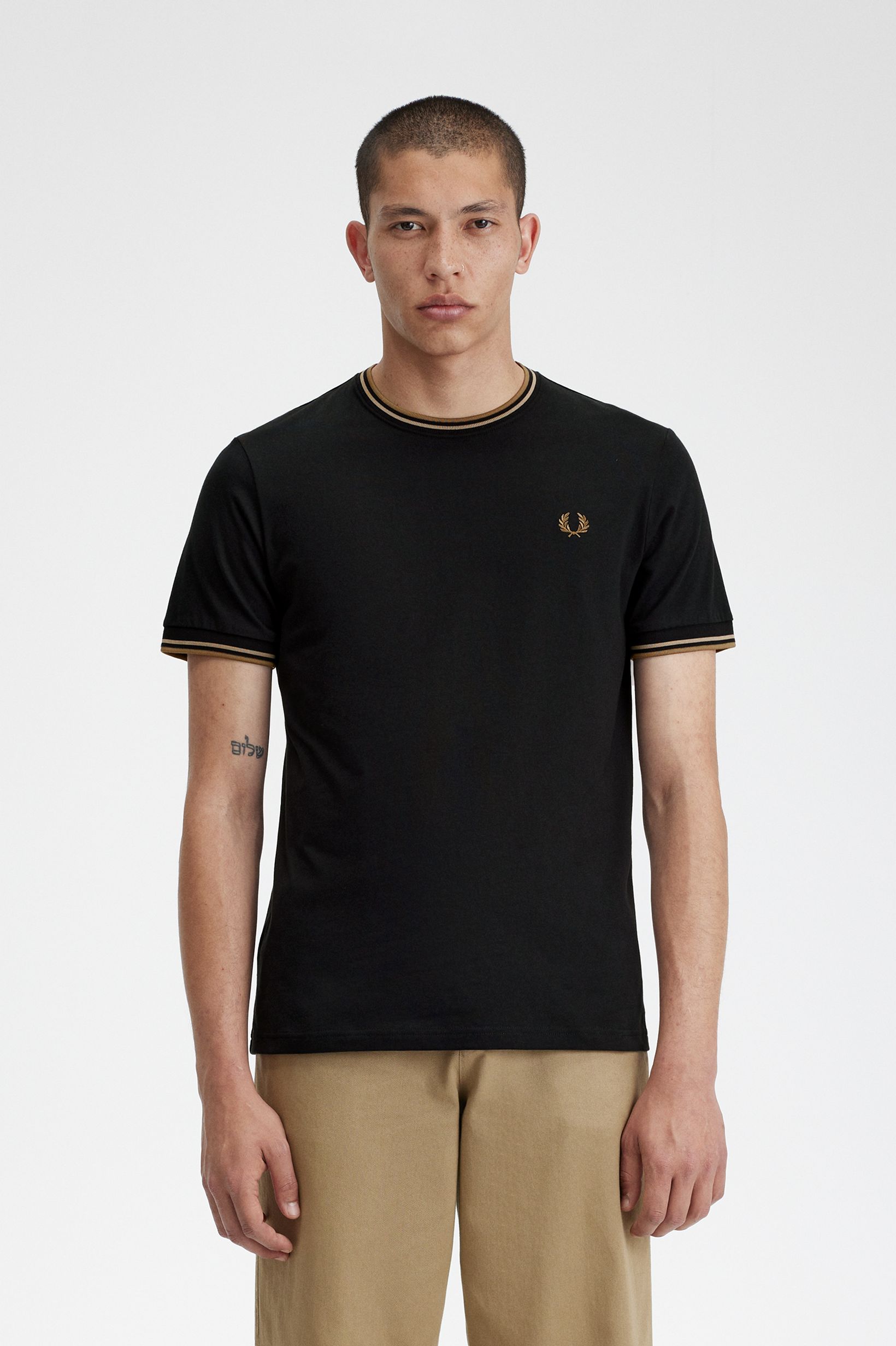 Fred Perry - TWIN TIPPED T-SHIRT - Black/Warm Stone/Shaded Stone 