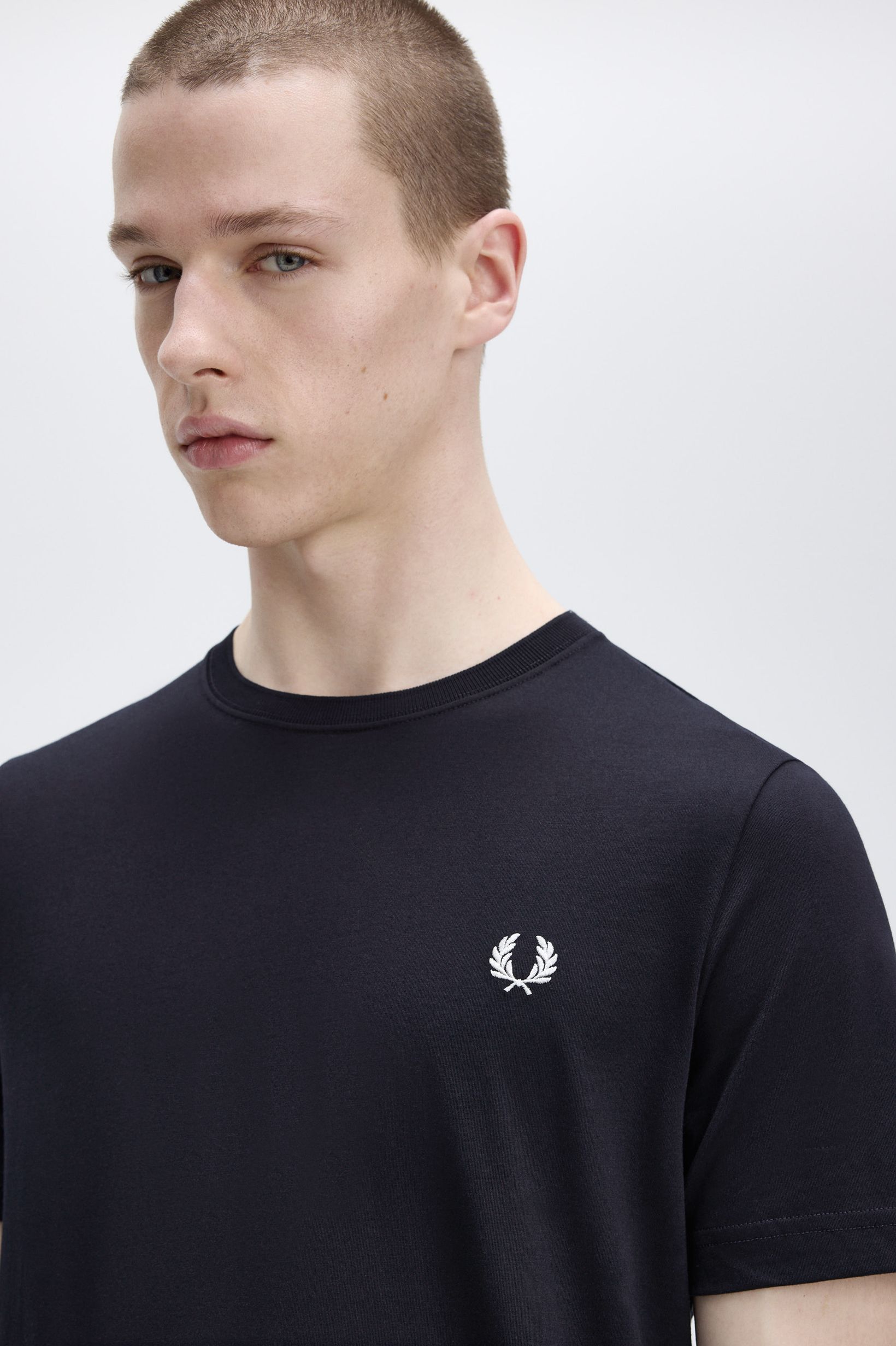 Fred Perry - CREW NECK T-SHIRT (MEN) - Navy
