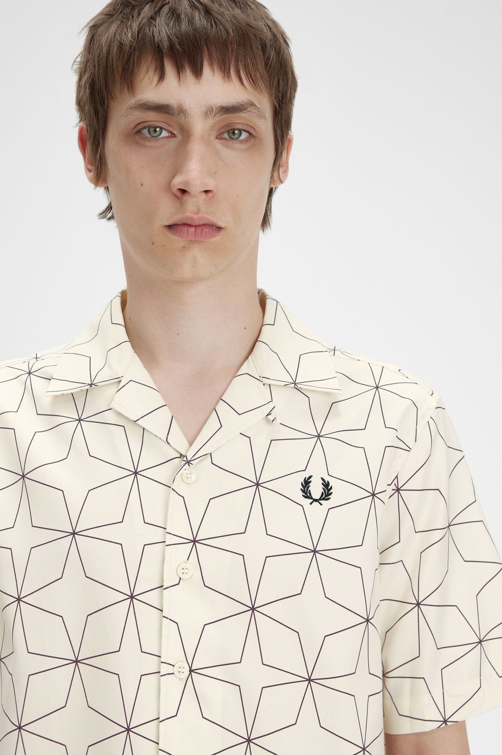 Fred Perry - GEOMETRIC PRINT REVERE COLLAR SHIRT - Ecru