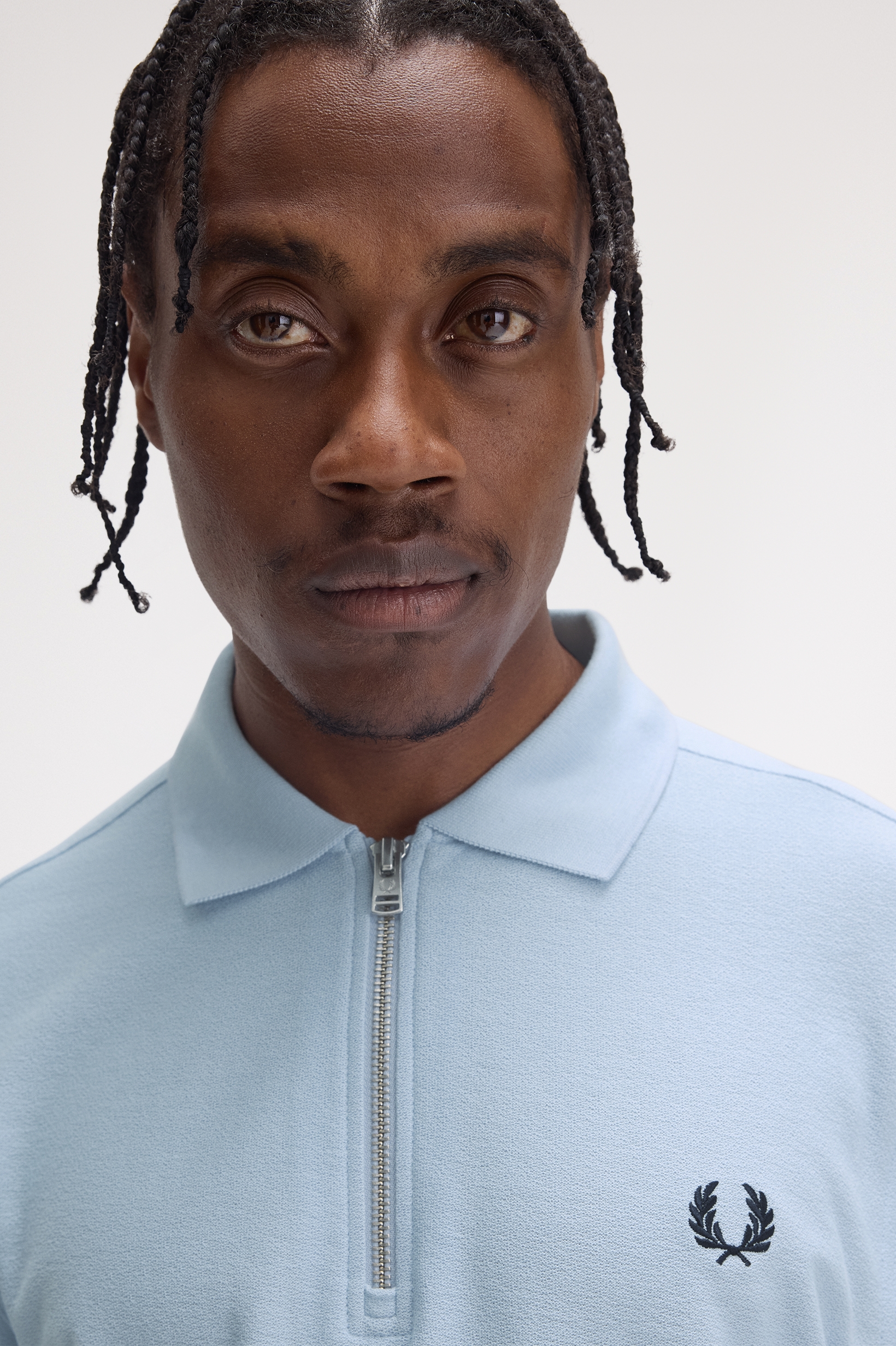 Fred Perry - CREPE PIQUE ZIP NECK POLO SHIRT - Light Smoke