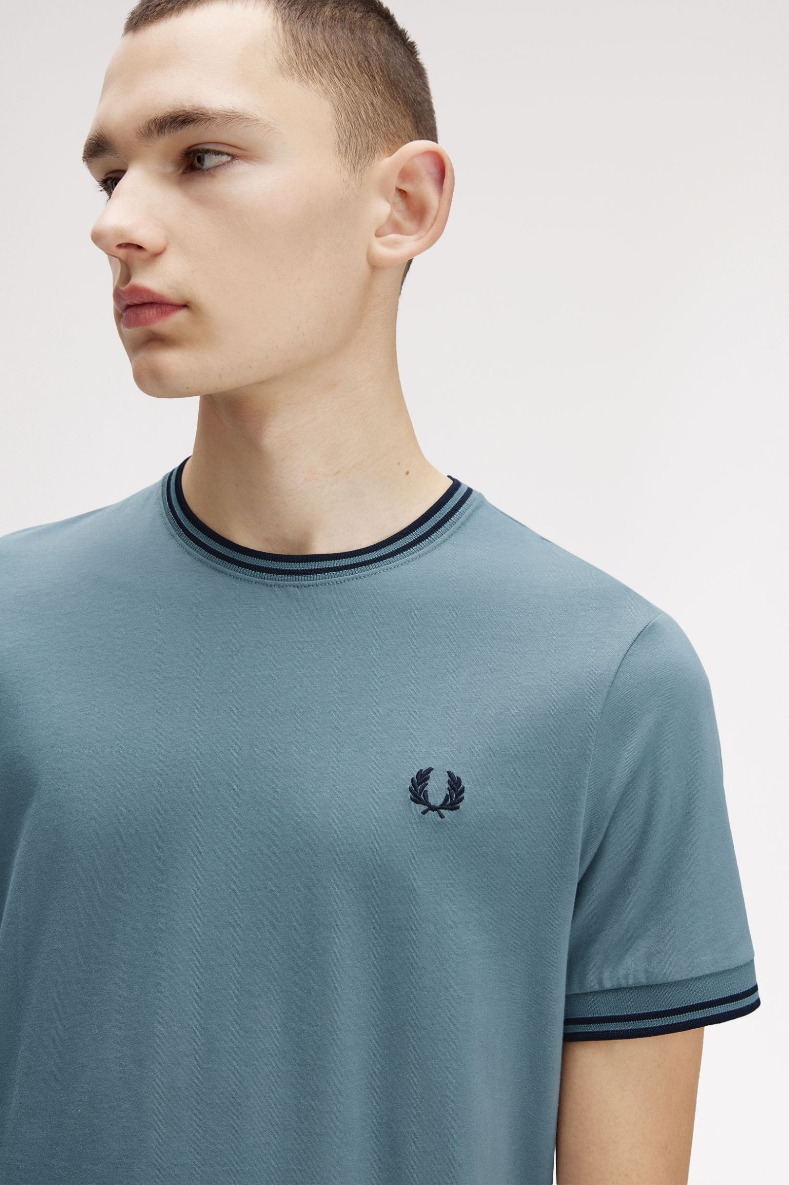 Fred Perry - TWIN TIPPED T-SHIRT - Stockport-Blue/Navy