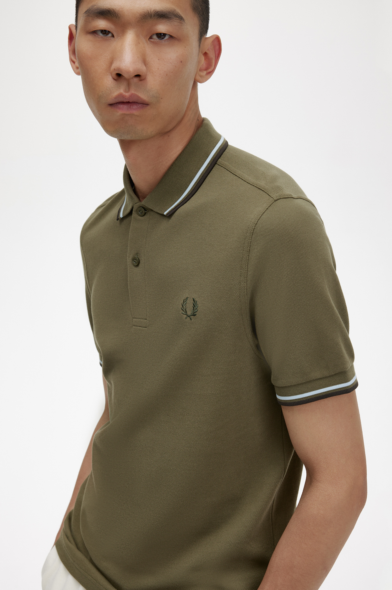 Fred Perry - TWIN TIPPED POLO SHIRT - Uniform Green/Light Ice/Night Green