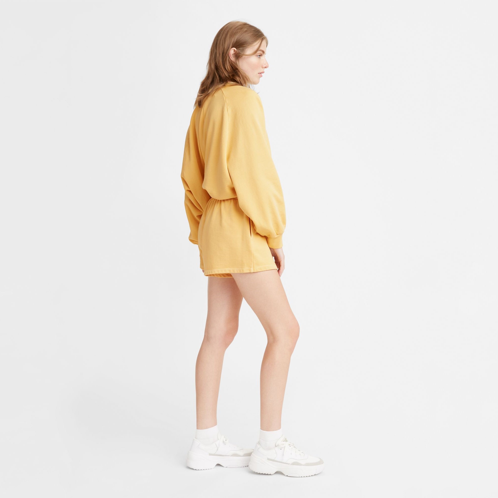 Levi’s®  - WOMEN'S SNACK SWEATSHORTS - Natural Dye Saturated Yellow