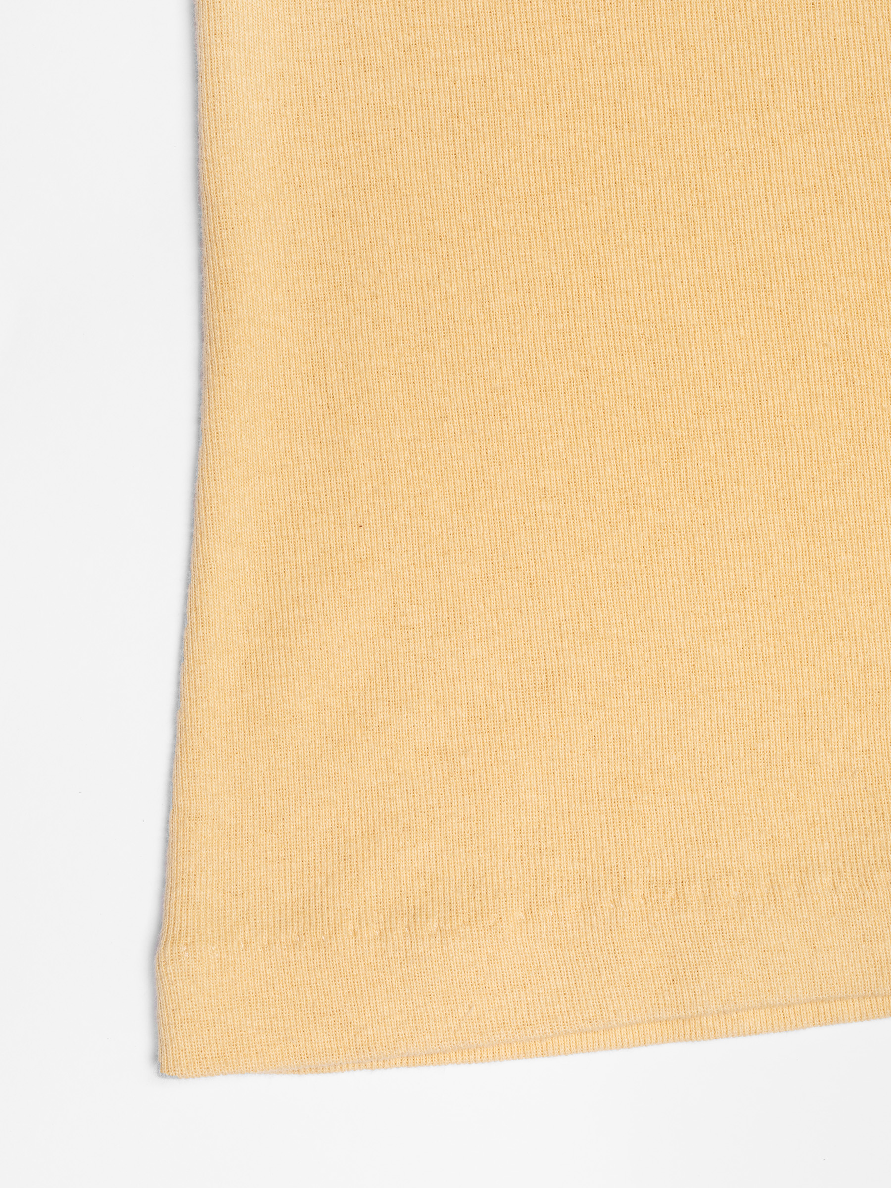 Nudie Jeans - EVE T-SHIRT - NOT IMPRESSED - Mustard
