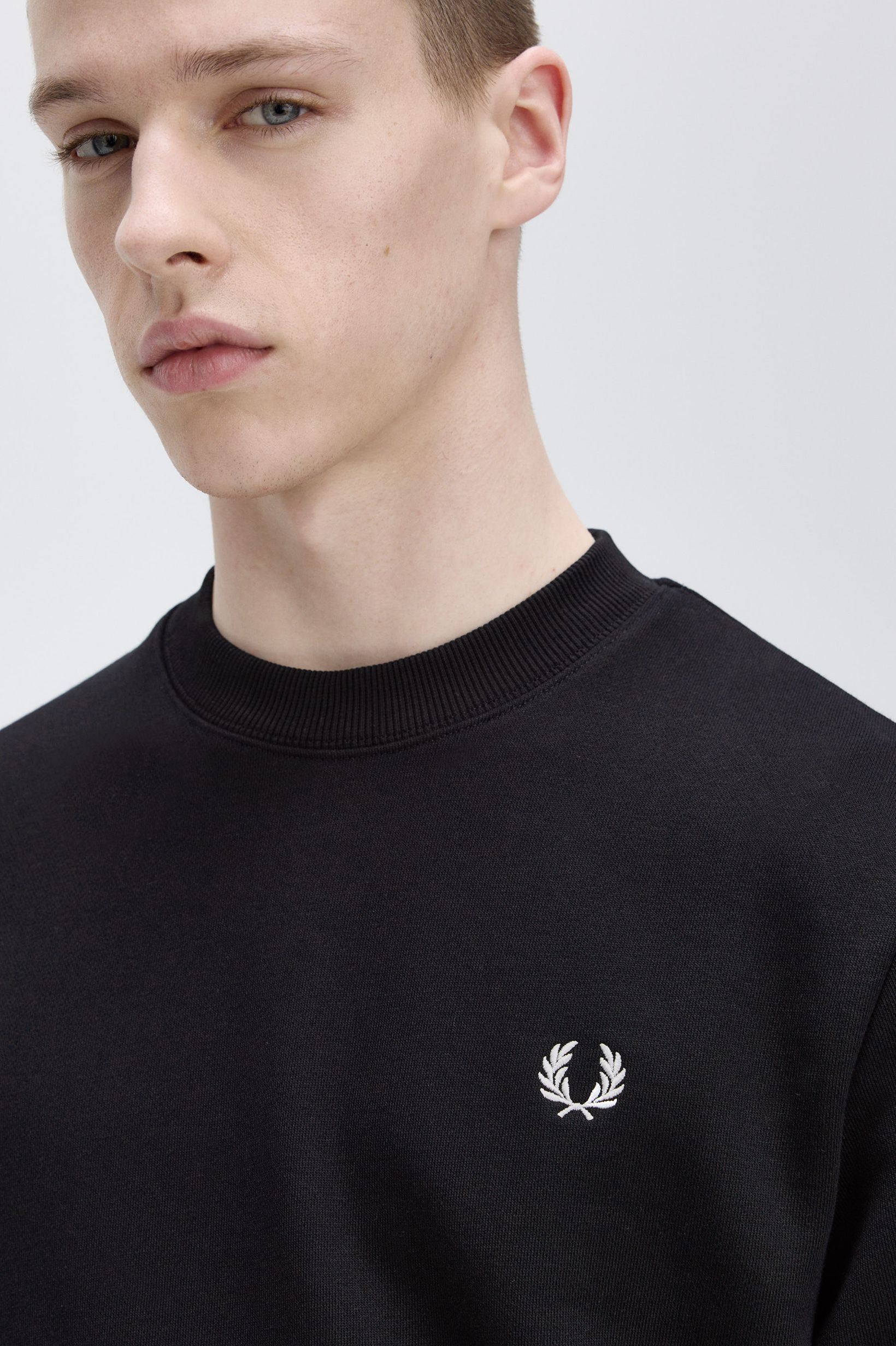 Fred Perry - CREW NECK SWEATSHIRT - Black