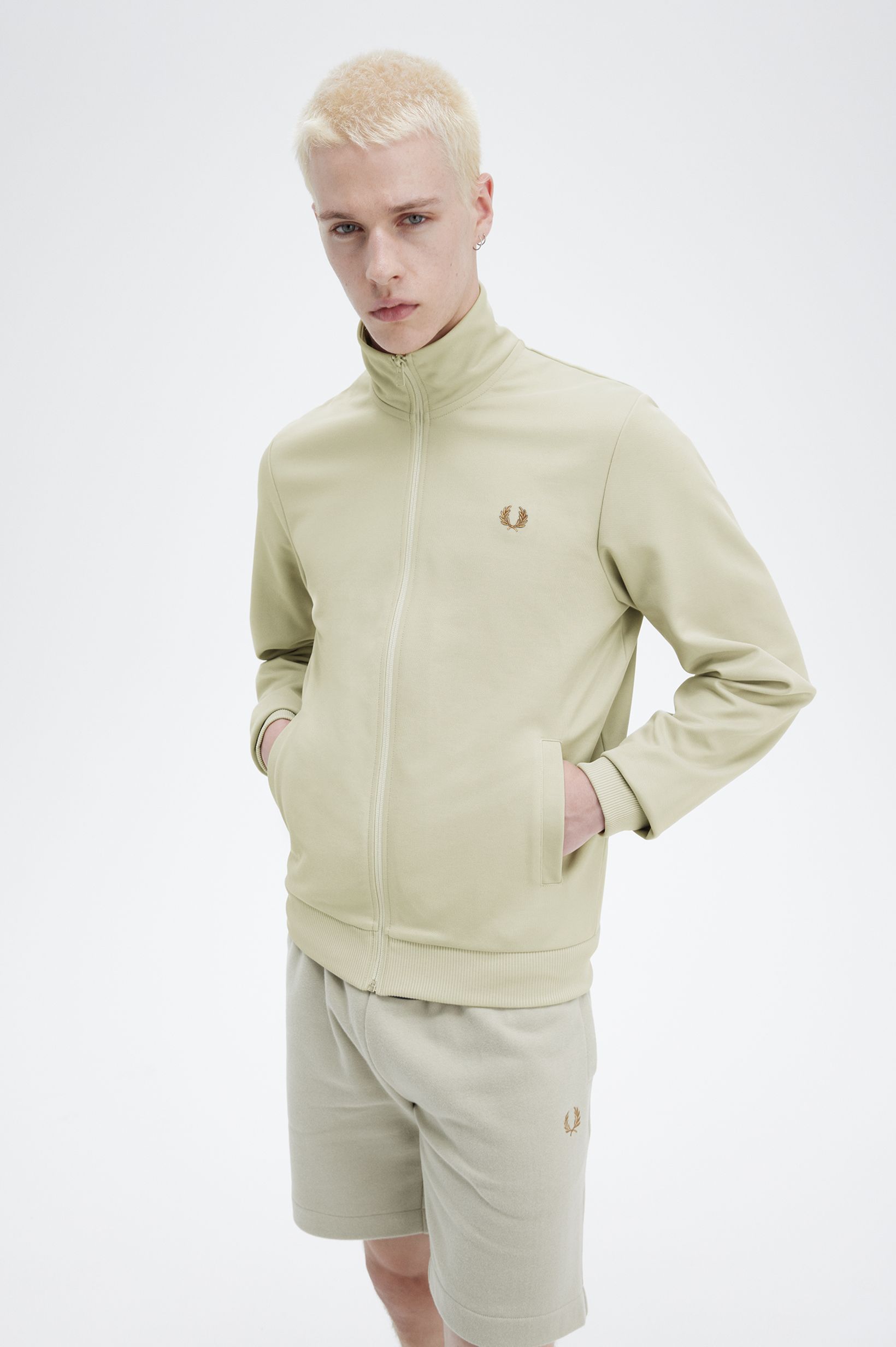 Fred Perry - TRACK JACKET - Light Oyster