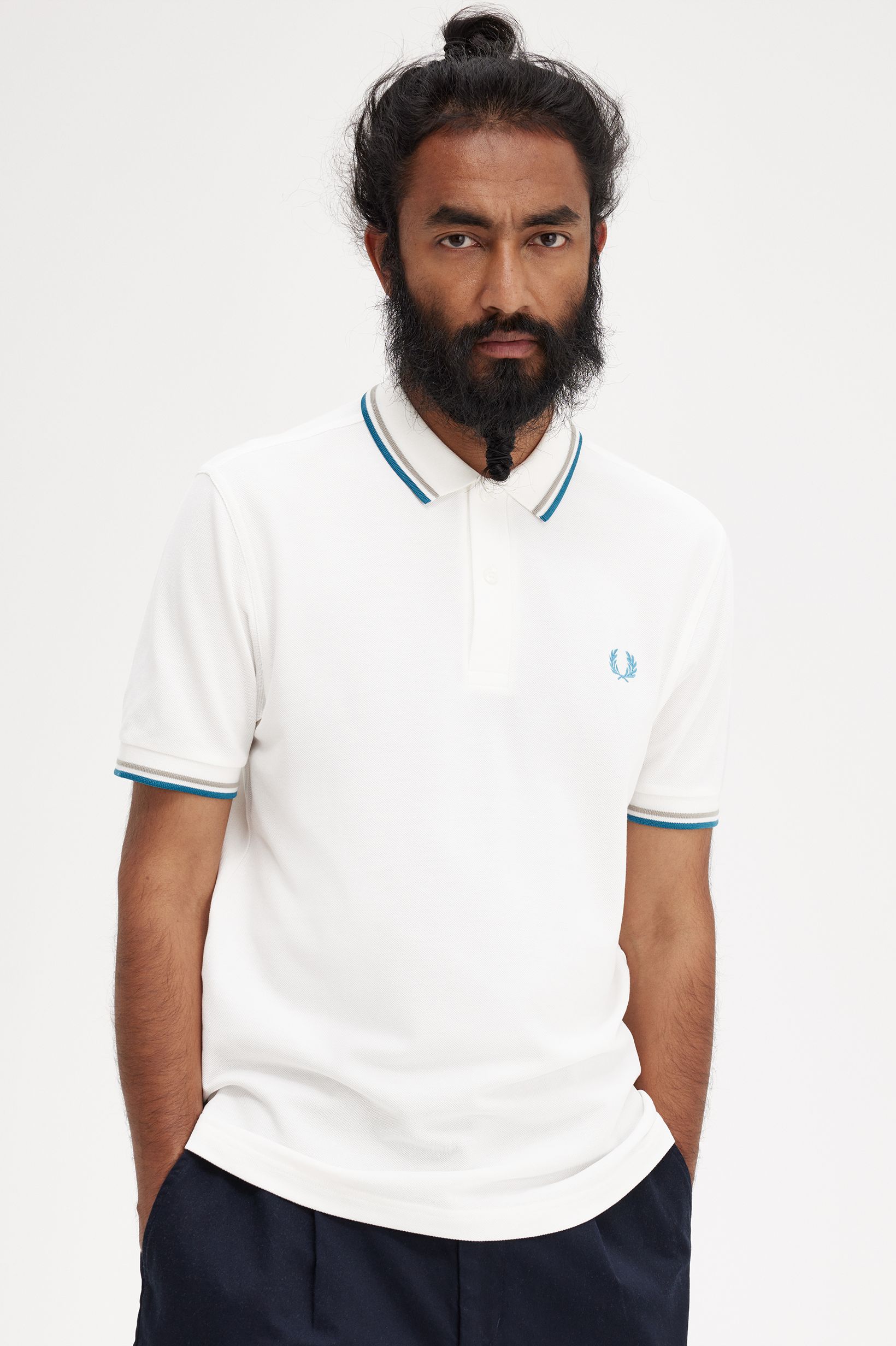 Fred Perry - TWIN TIPPED POLO SHIRT - Snow White/Warm Grey/Ocean