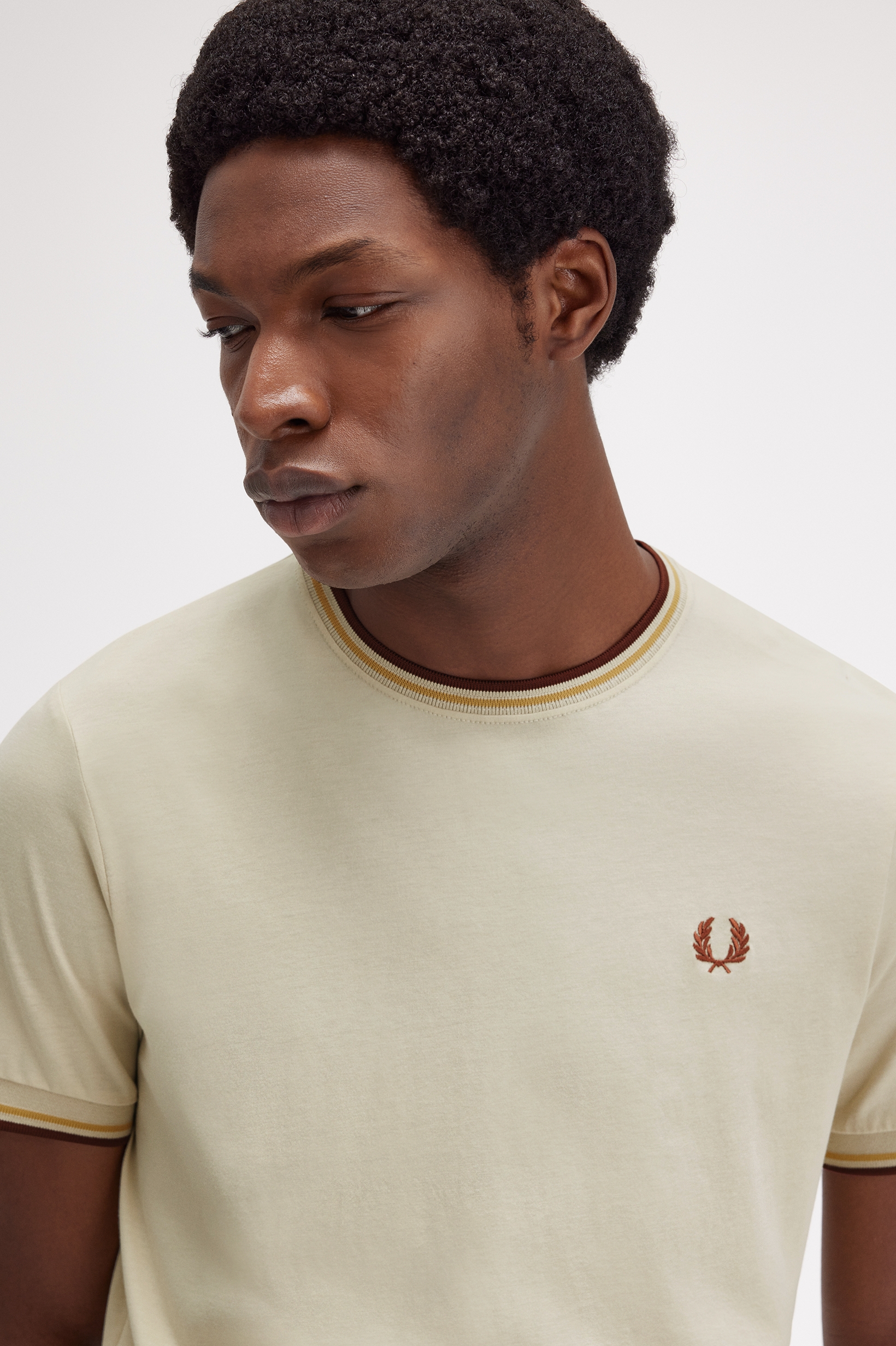 Fred Perry - TWIN TIPPED T-SHIRT - Oatmeal/Honeycomb/Whiskybrown